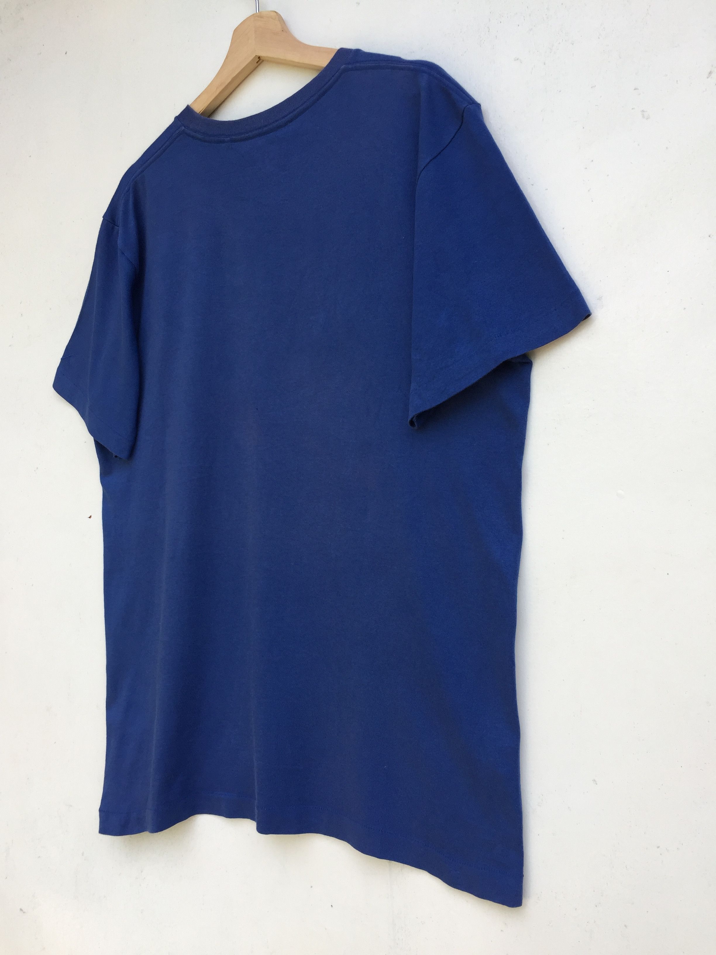Japanese Brand Rare!! UNIQLO X KAWS T-shirt X large size Size US XL / EU 56 / 4 - 9 Thumbnail
