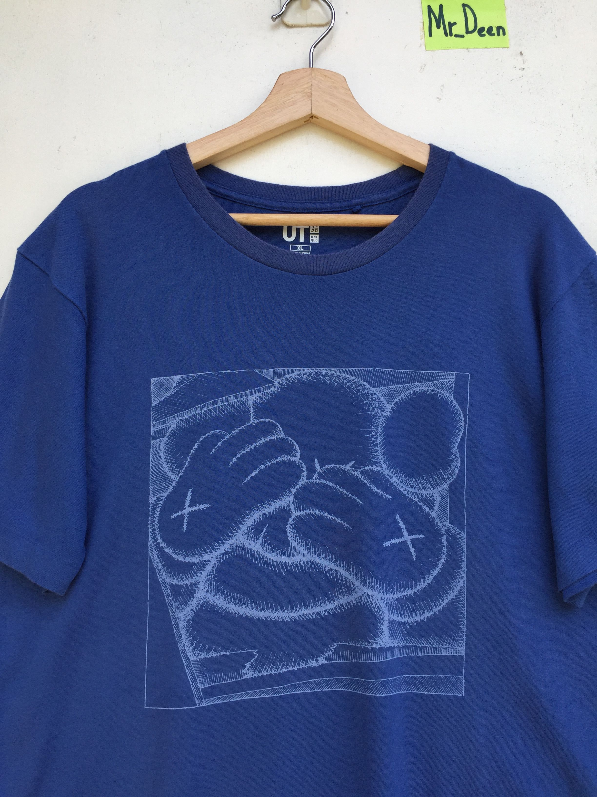 Japanese Brand Rare!! UNIQLO X KAWS T-shirt X large size Size US XL / EU 56 / 4 - 5 Thumbnail