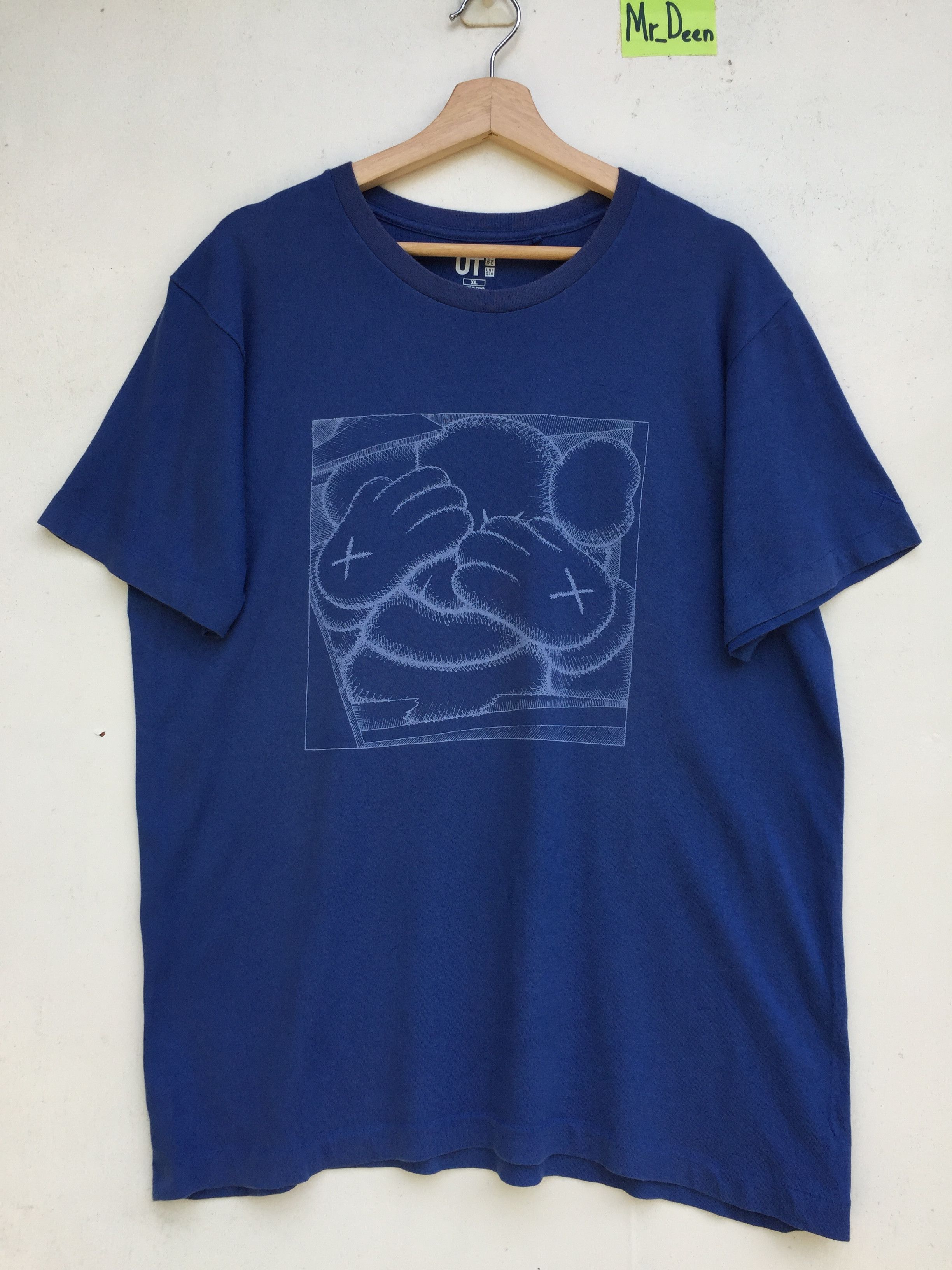 Japanese Brand Rare!! UNIQLO X KAWS T-shirt X large size Size US XL / EU 56 / 4 - 1 Thumbnail