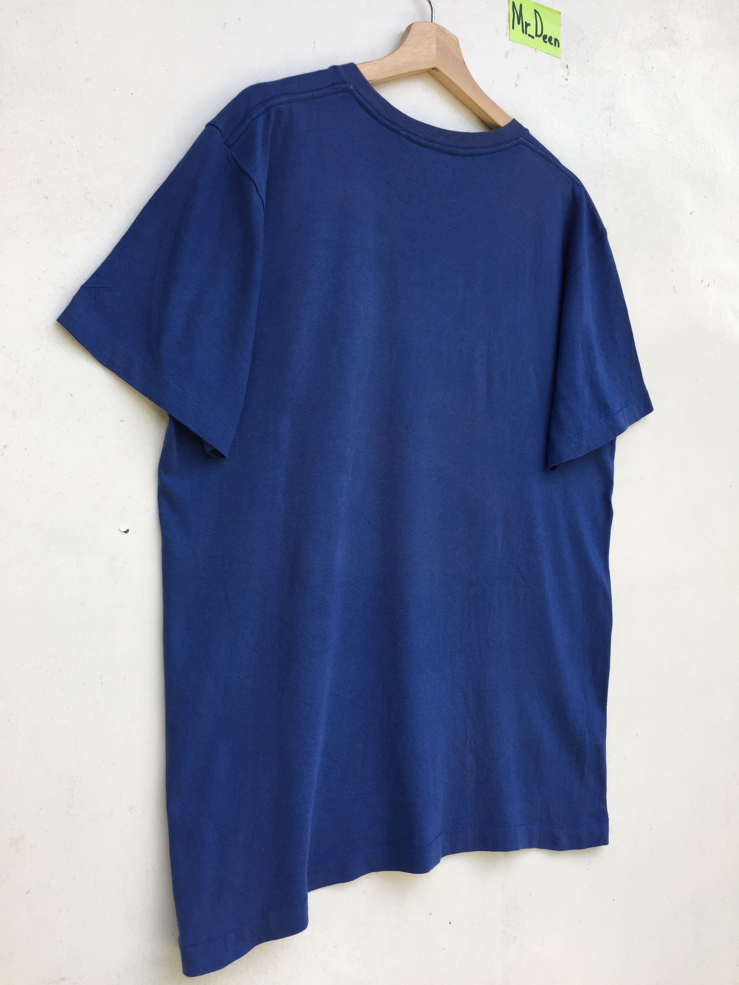 Japanese Brand Rare!! UNIQLO X KAWS T-shirt X large size Size US XL / EU 56 / 4 - 8 Thumbnail