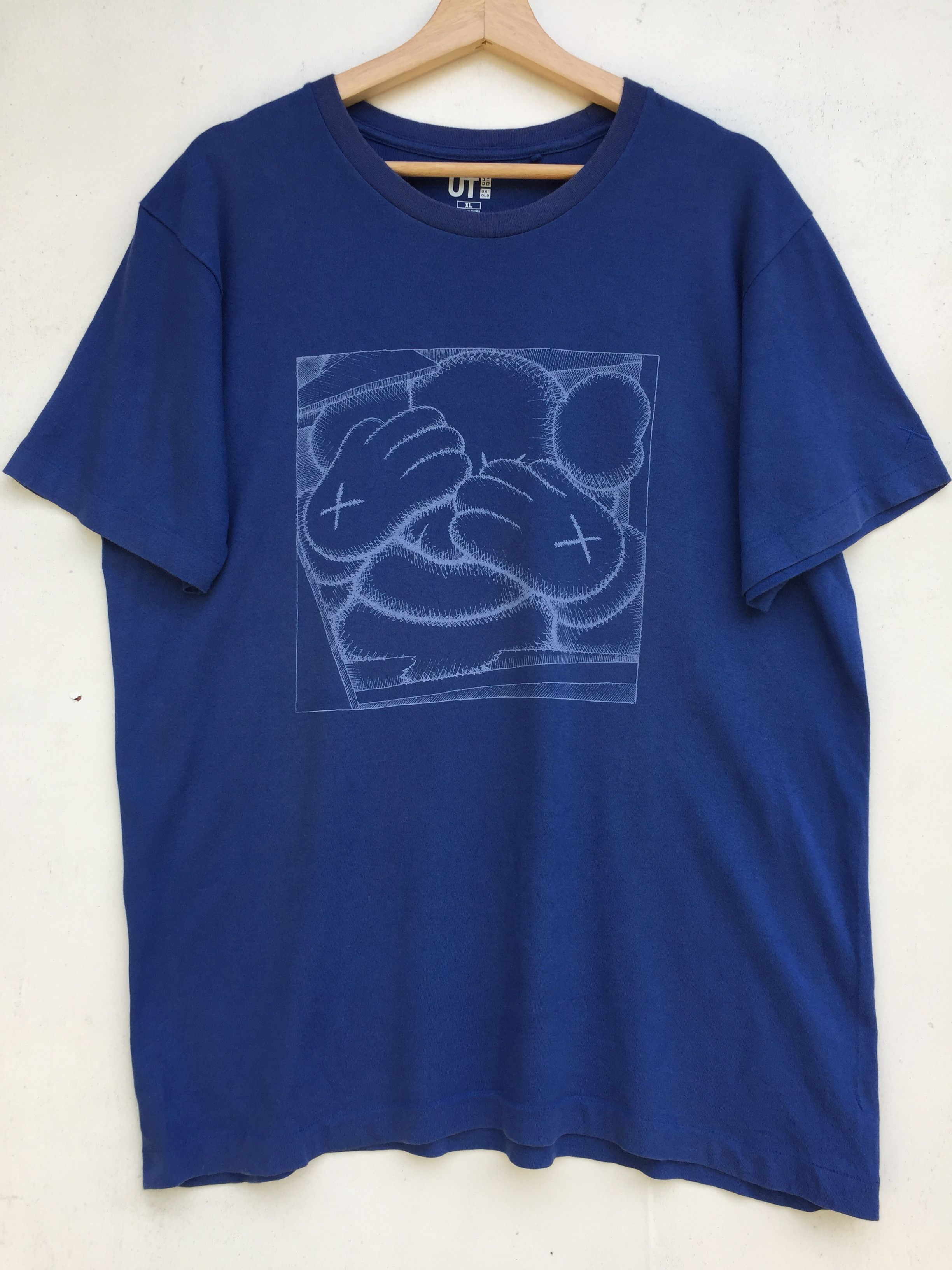 Japanese Brand Rare!! UNIQLO X KAWS T-shirt X large size Size US XL / EU 56 / 4 - 4 Thumbnail