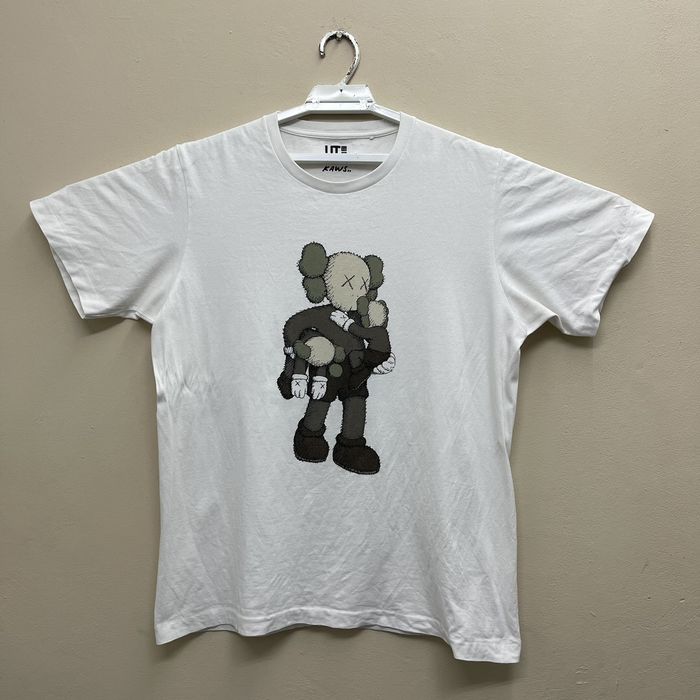 Uniqlo T-Shirt Kaws x Uniqlo White Size Xl International In