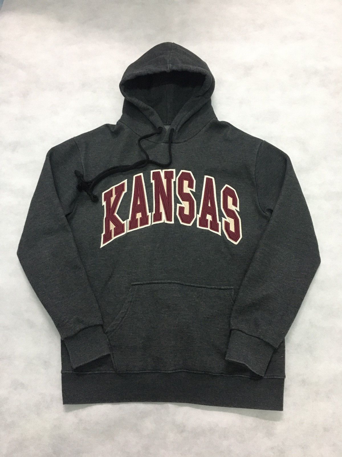 Vintage KANSAS SPELL OUT EMBROIDERED HOODIE Size US M / EU 48-50 / 2 - 1 Thumbnail