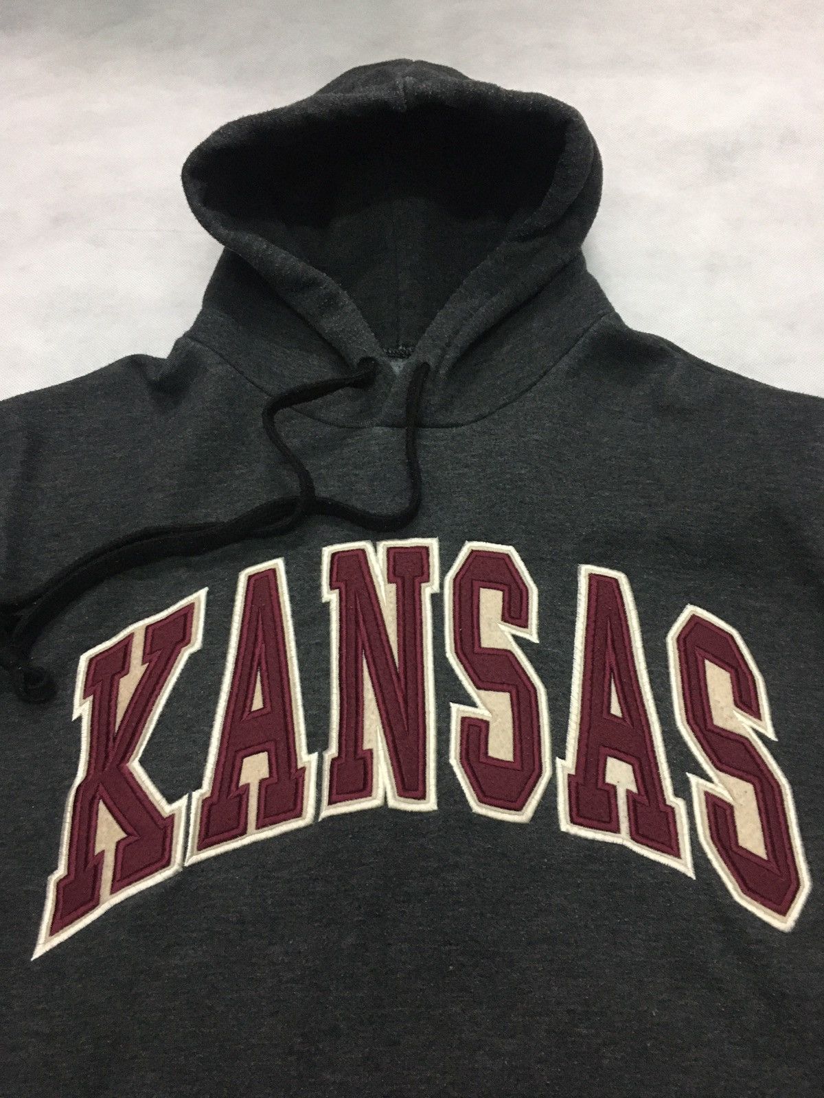 Vintage KANSAS SPELL OUT EMBROIDERED HOODIE Size US M / EU 48-50 / 2 - 2 Thumbnail