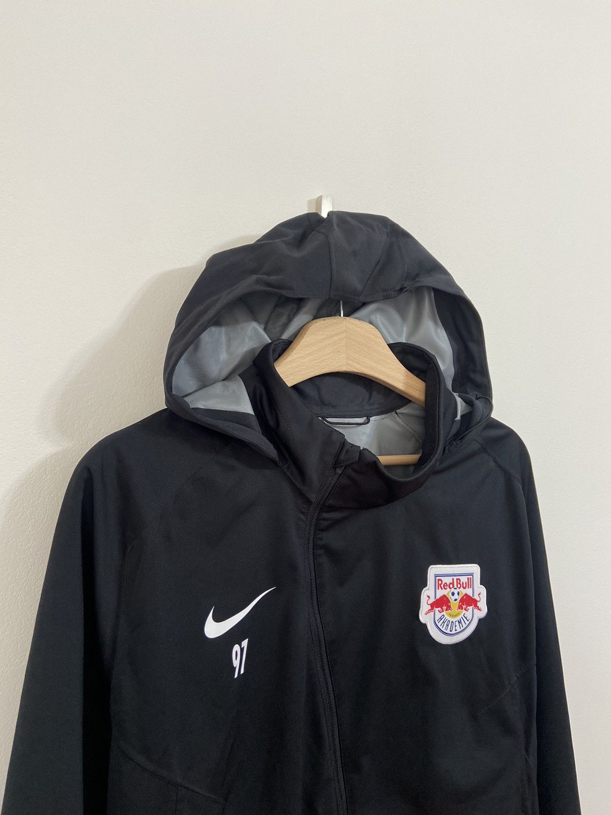 Red Bull Nike Red Bull Jacket Big Logo Red Bulls Size US L / EU 52-54 / 3 - 5 Thumbnail