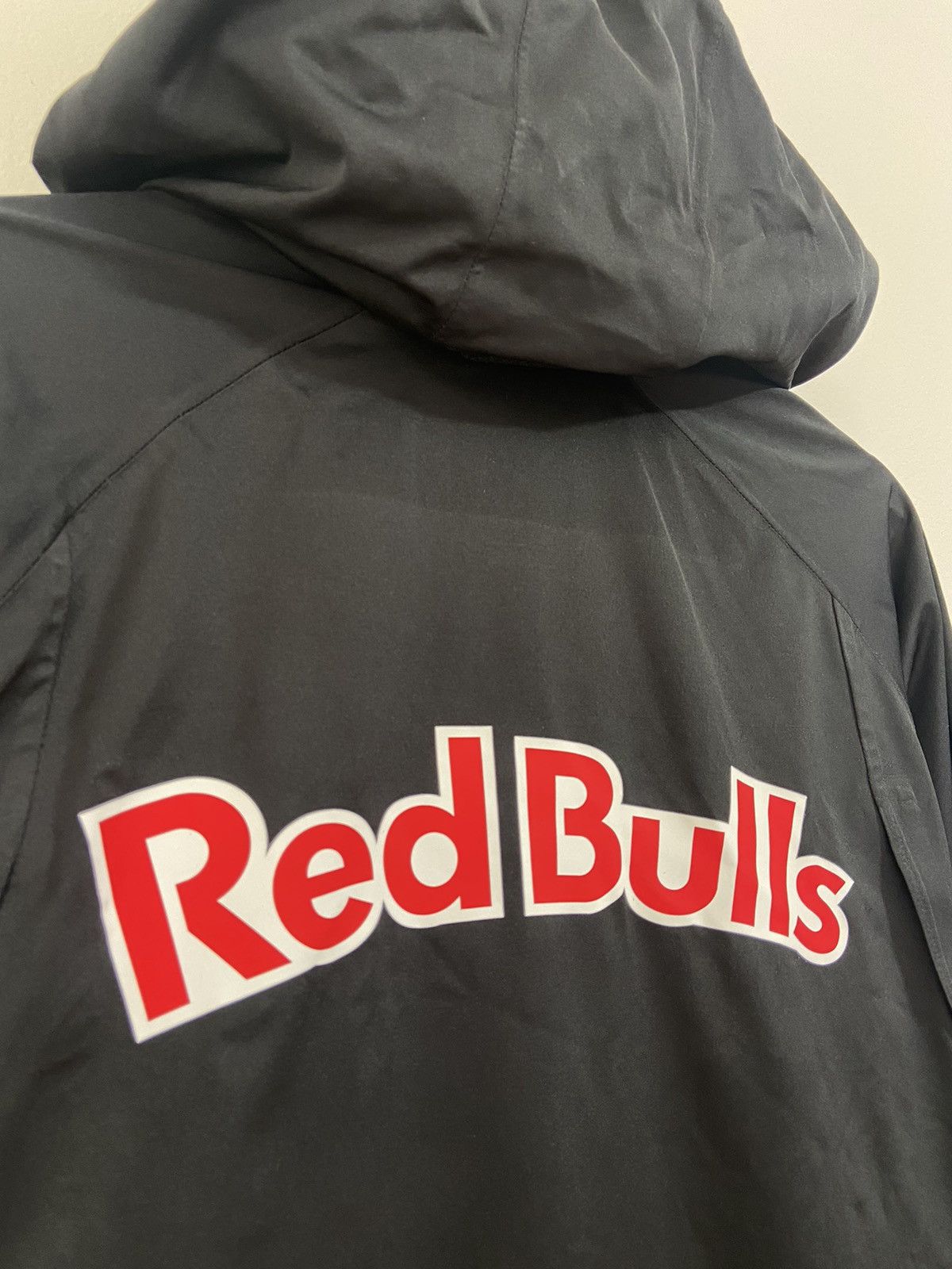 Red Bull Nike Red Bull Jacket Big Logo Red Bulls Size US L / EU 52-54 / 3 - 17 Thumbnail