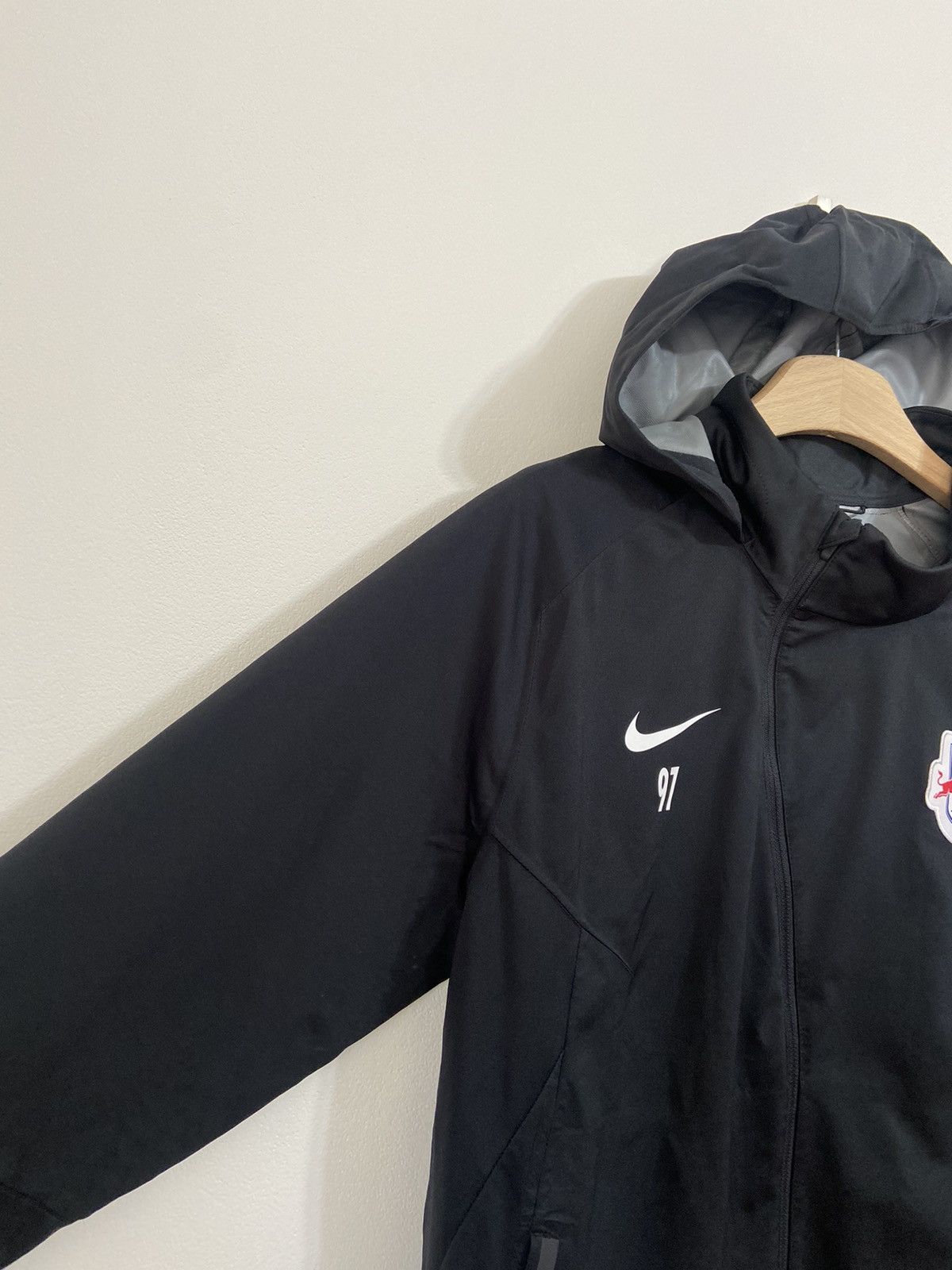 Red Bull Nike Red Bull Jacket Big Logo Red Bulls Size US L / EU 52-54 / 3 - 6 Thumbnail
