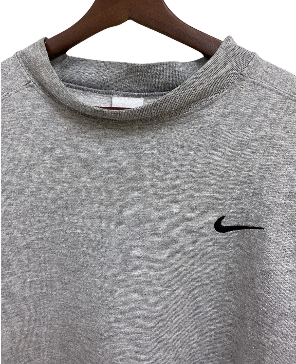 Nike Vintage Nike Small Swoosh Thin Sweatshirt Size US M / EU 48-50 / 2 - 3 Thumbnail