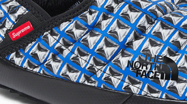 Supreme × The North Face Supreme The North Face Thermoball Traction Mule Royal SS21 Size US 11 / EU 44 - 2 Thumbnail