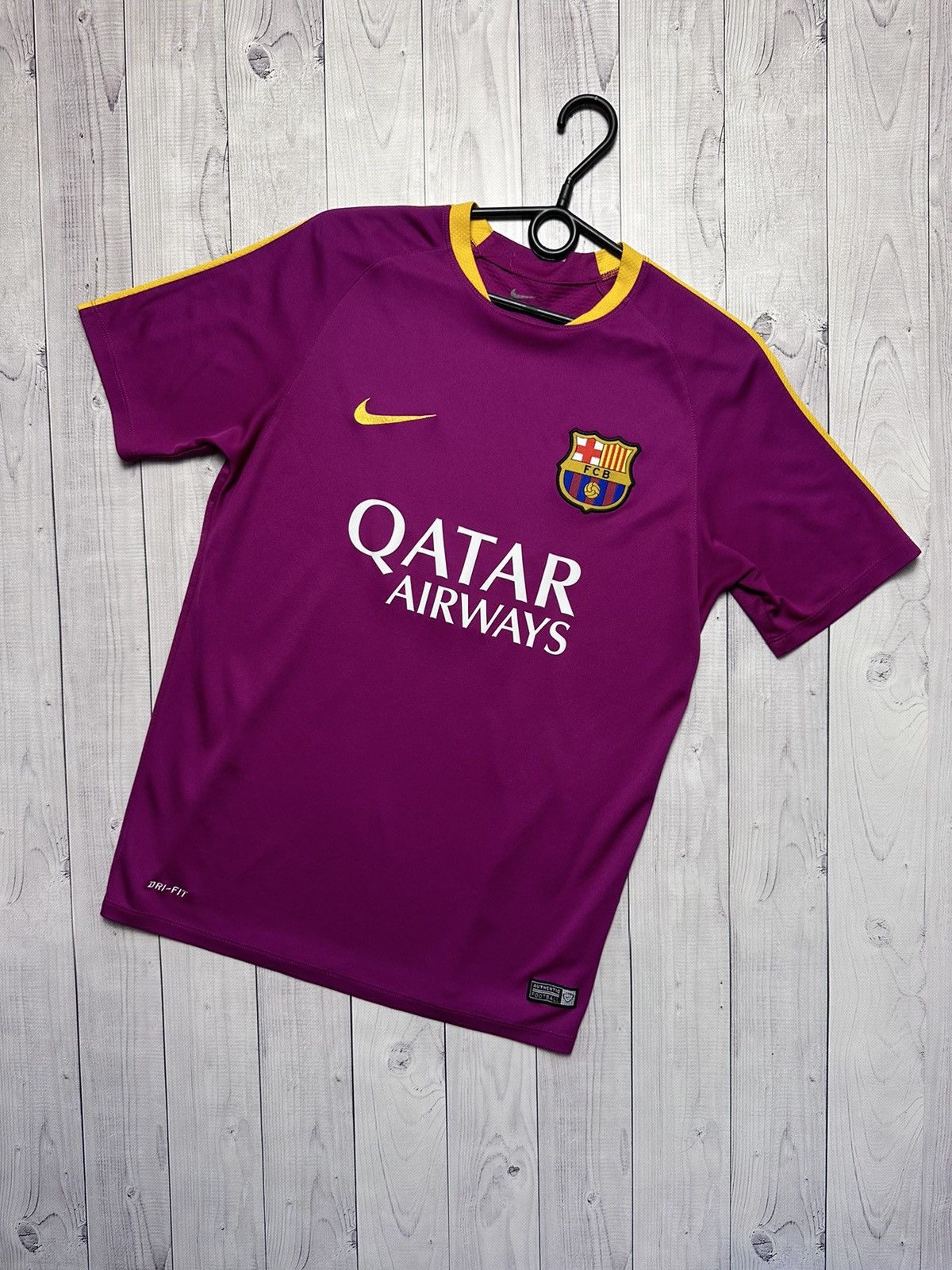 Nike Vintage Nike Barcelona soccer jersey purple size M Size US M / EU 48-50 / 2 - 1 Thumbnail