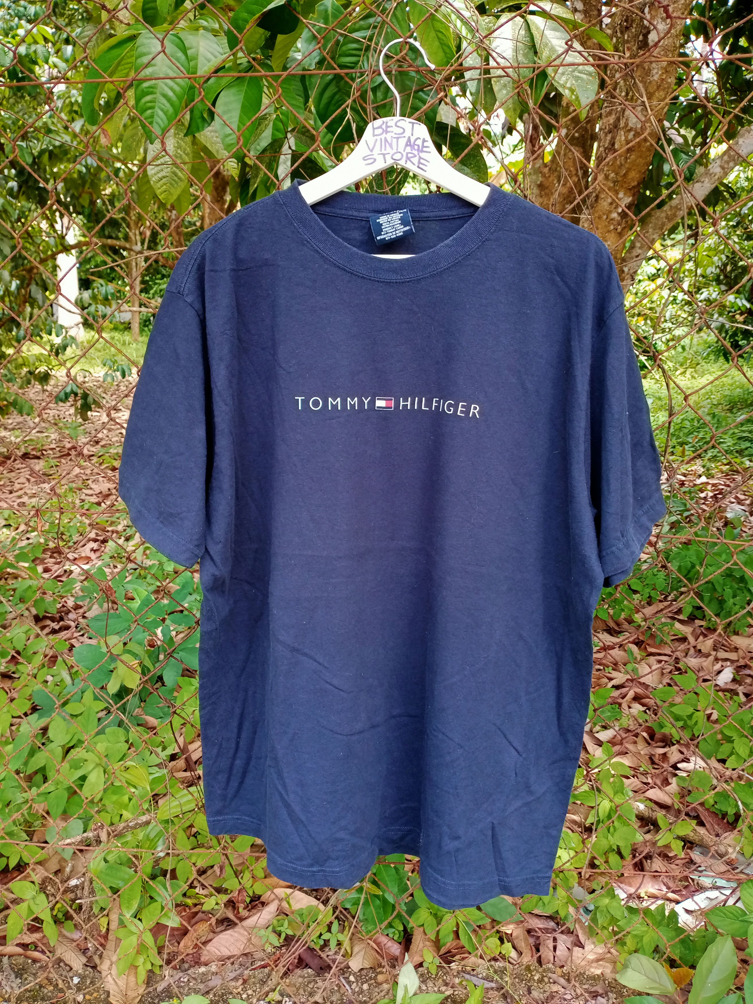 Tommy Hilfiger Vintage Tommy Hilfiger Tshirt Spellout Size US L / EU 52-54 / 3 - 1 Thumbnail