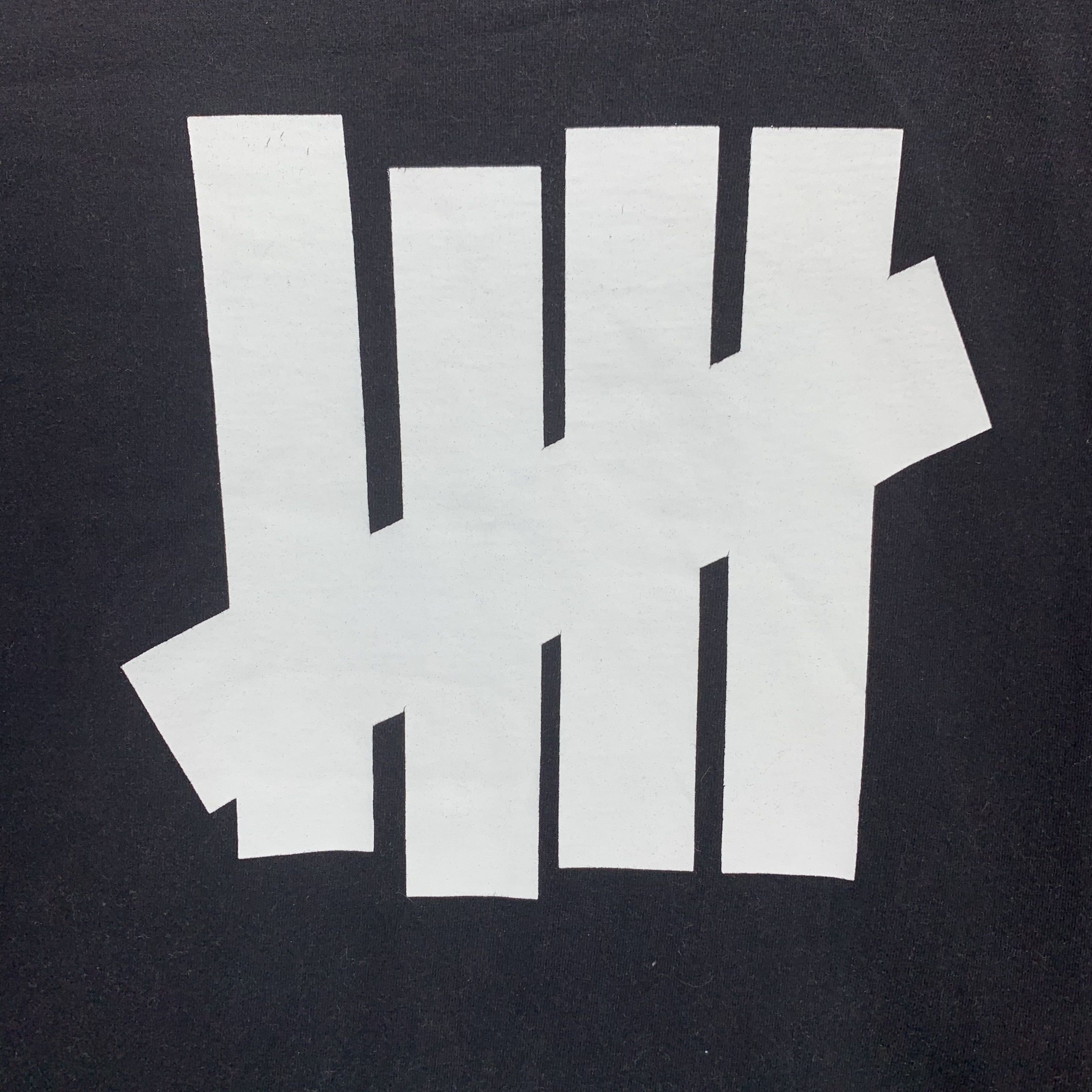 Undefeated Undefeated Big Logo Long Sleeve T Shirt #3102-114 Size US L / EU 52-54 / 3 - 2 Thumbnail