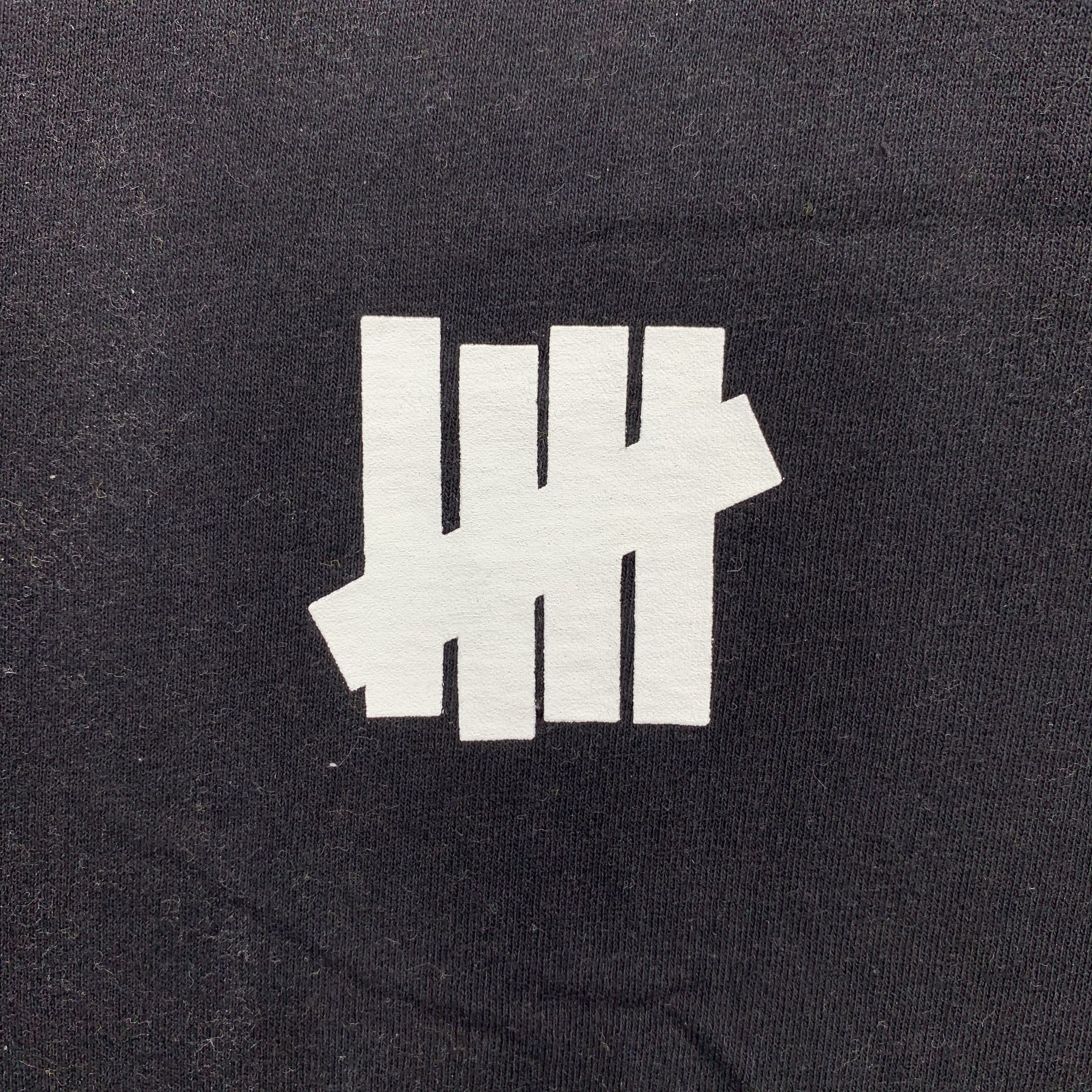 Undefeated Undefeated Big Logo Long Sleeve T Shirt #3102-114 Size US L / EU 52-54 / 3 - 5 Thumbnail