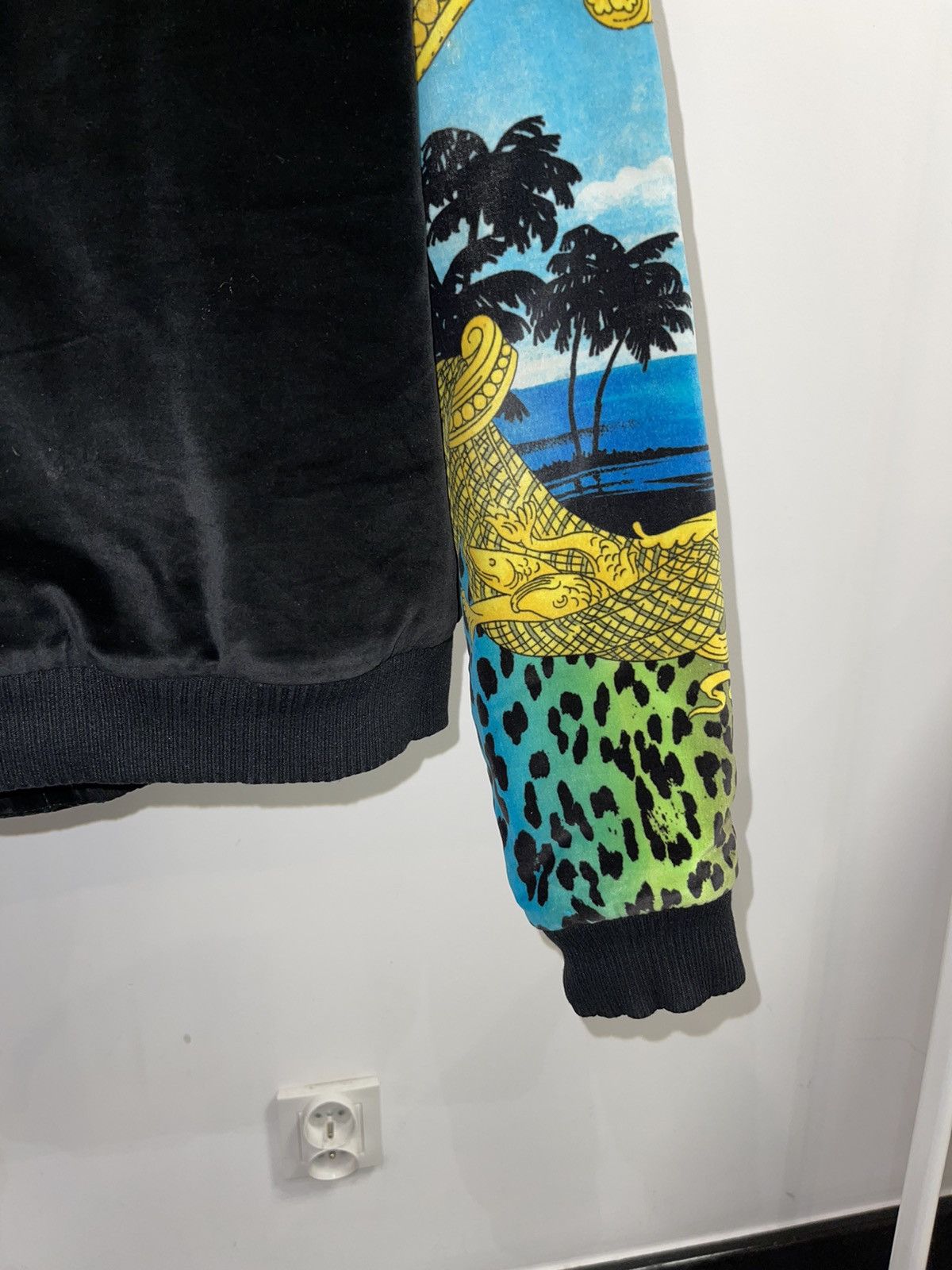 Versace AW11 Versace X H&M Abstract Printed Velvet Bomber Jacket Size US M / EU 48-50 / 2 - 7 Thumbnail