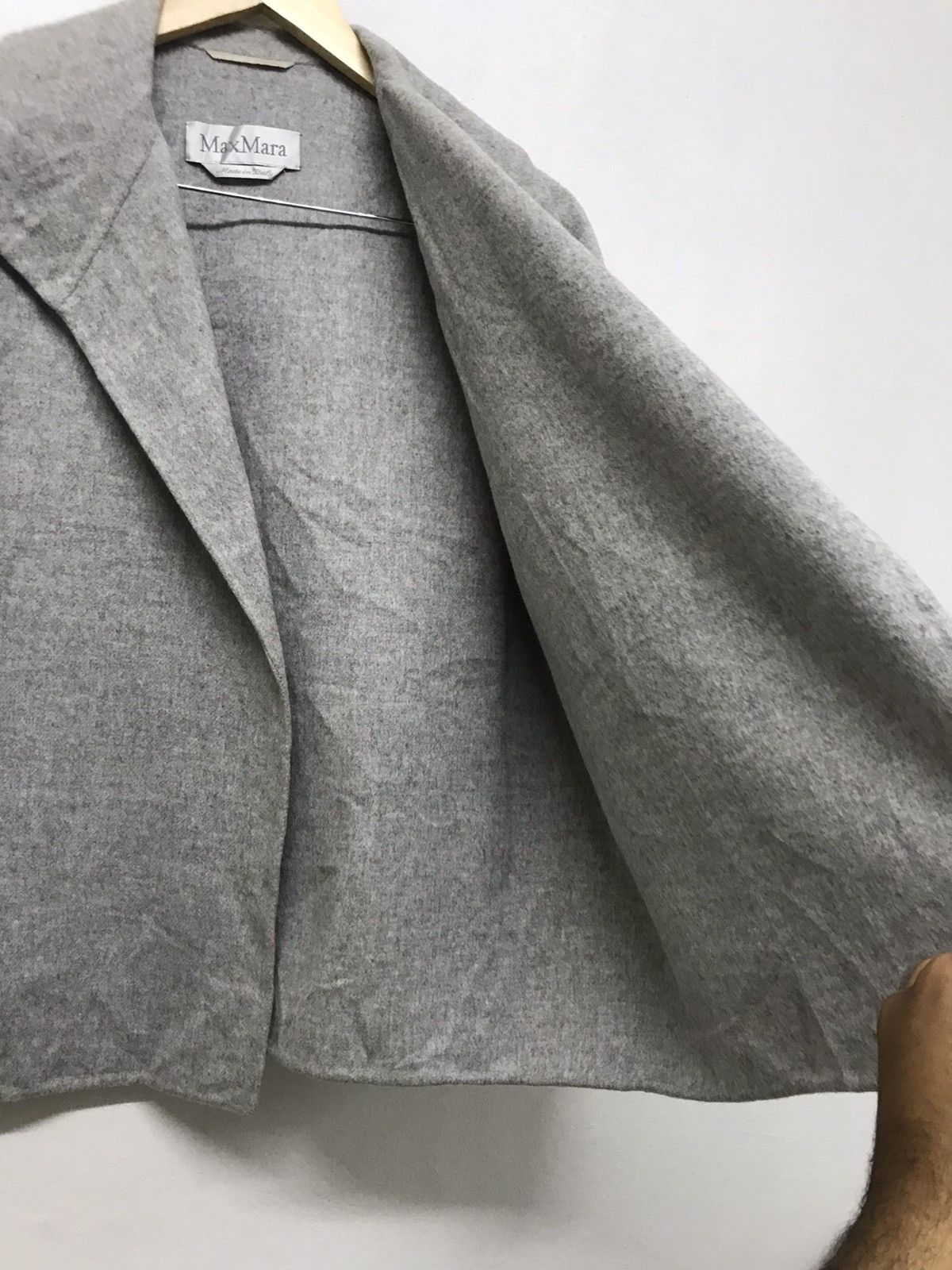 Max Mara Vintage Max Mara Minimalist Cashmere Cardigan/Cloaks/Jackets Size L / US 10 / IT 46 - 15 Thumbnail