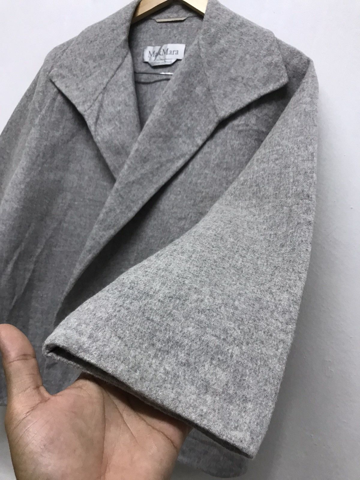 Max Mara Vintage Max Mara Minimalist Cashmere Cardigan/Cloaks/Jackets Size L / US 10 / IT 46 - 8 Thumbnail