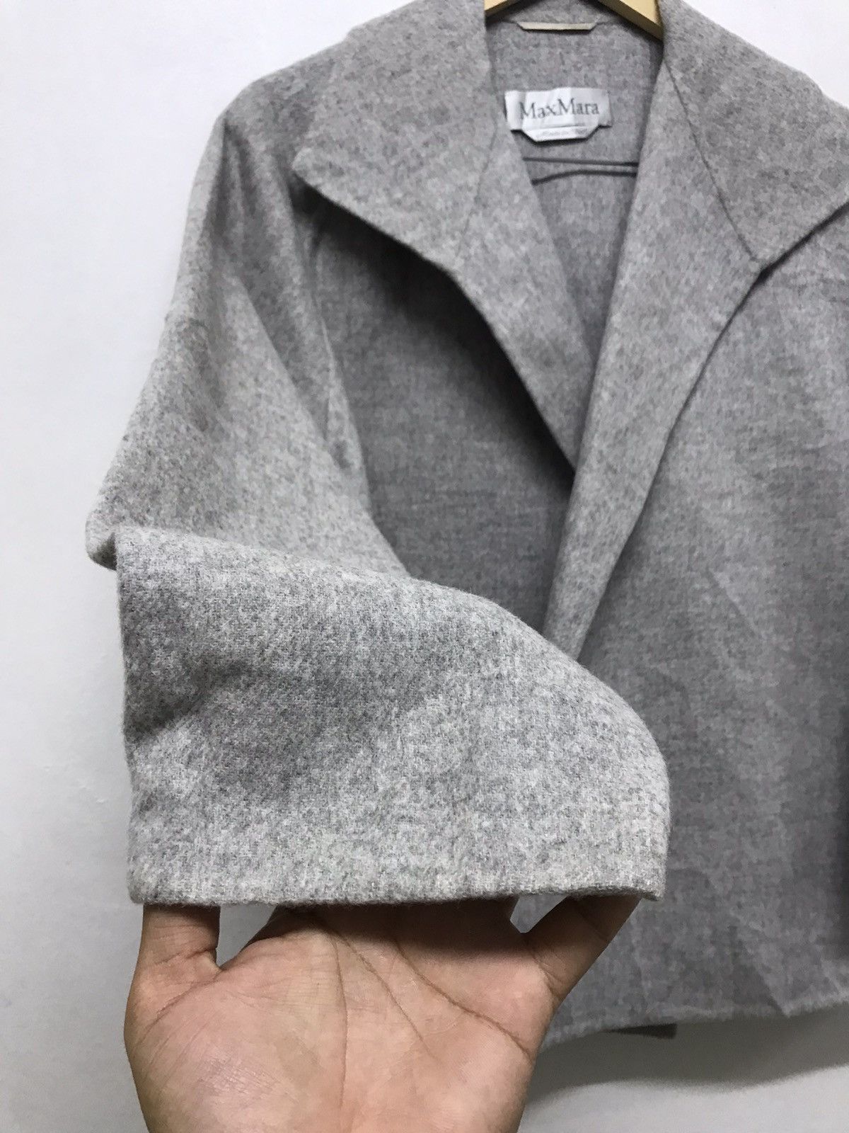 Max Mara Vintage Max Mara Minimalist Cashmere Cardigan/Cloaks/Jackets Size L / US 10 / IT 46 - 7 Thumbnail