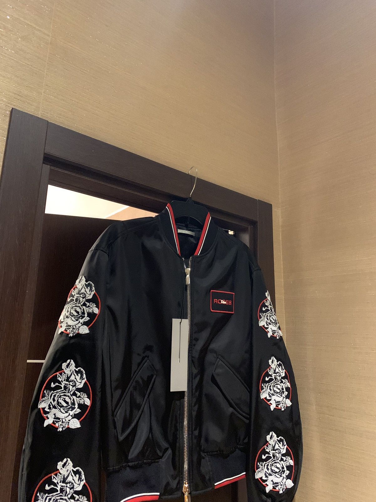 Dior Rose Embroidered Bomber in Black Size US M / EU 48-50 / 2 - 2 Thumbnail