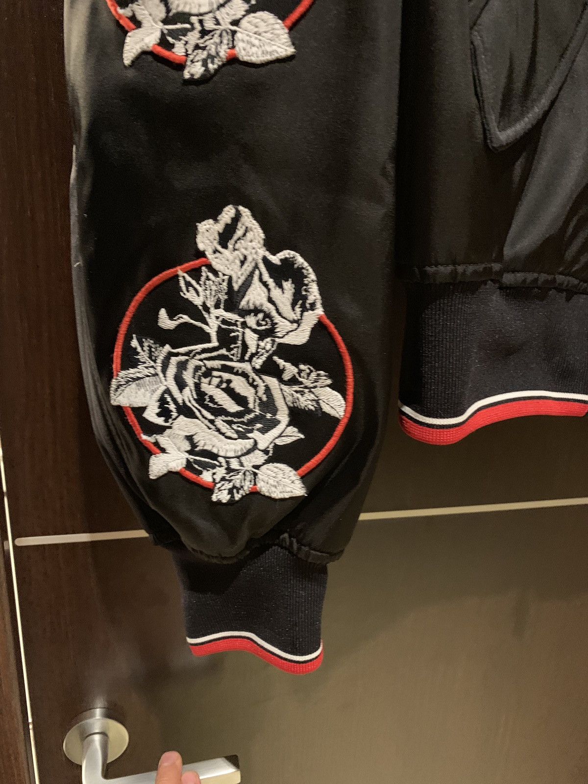 Dior Rose Embroidered Bomber in Black Size US M / EU 48-50 / 2 - 5 Thumbnail