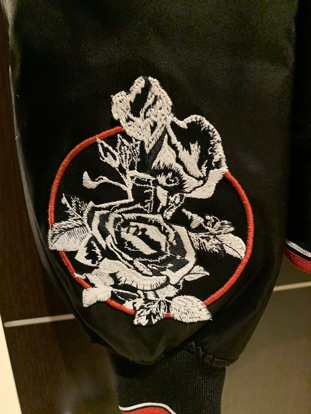 Dior Rose Embroidered Bomber in Black Size US M / EU 48-50 / 2 - 3 Thumbnail