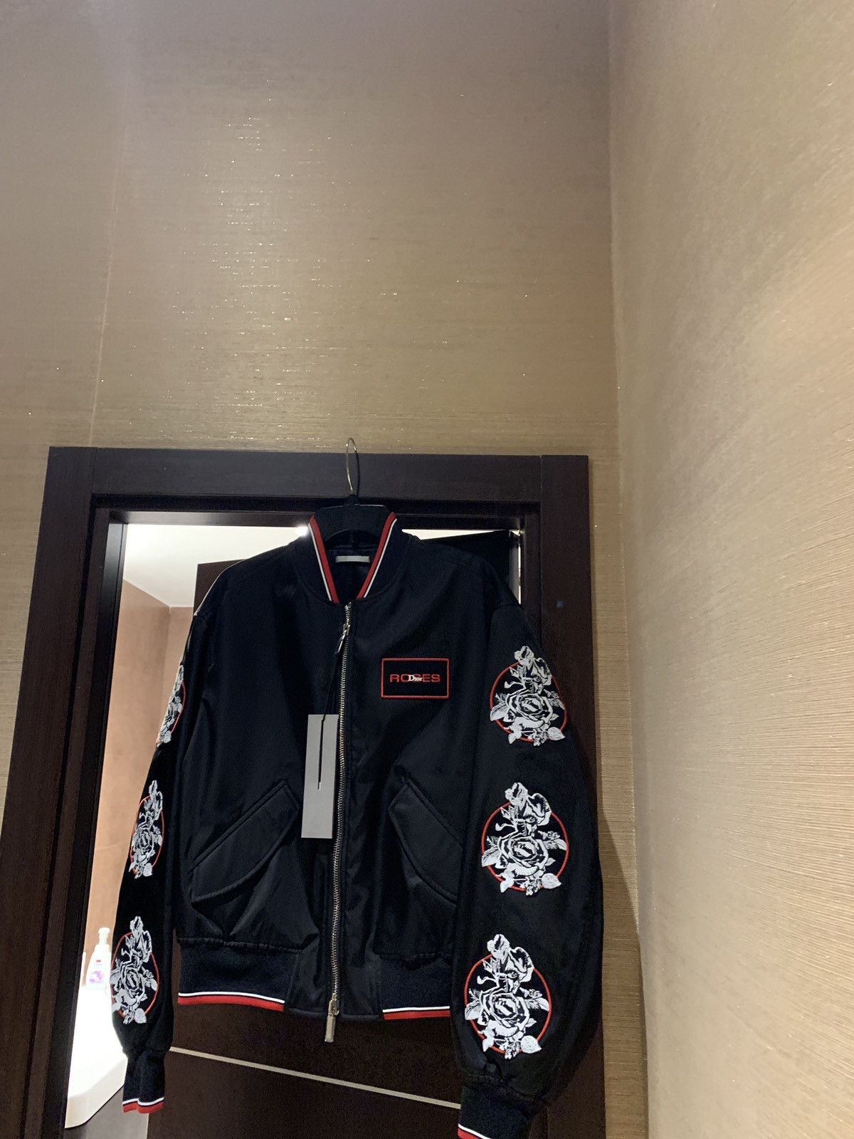 Dior Rose Embroidered Bomber in Black Size US M / EU 48-50 / 2 - 4 Thumbnail