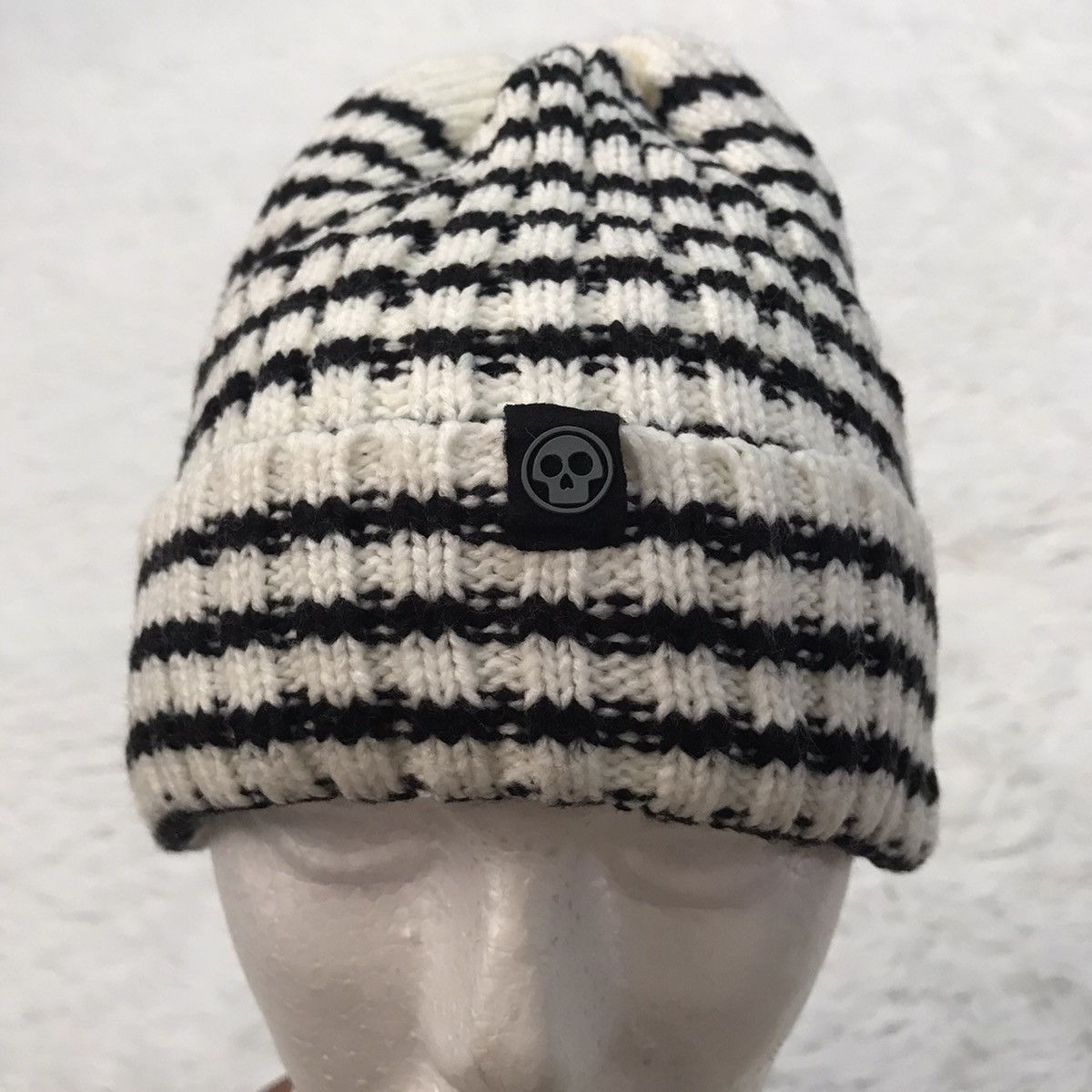 Other Small Skull Tag Snow Cap/Beanie Hat Size ONE SIZE - 5 Thumbnail