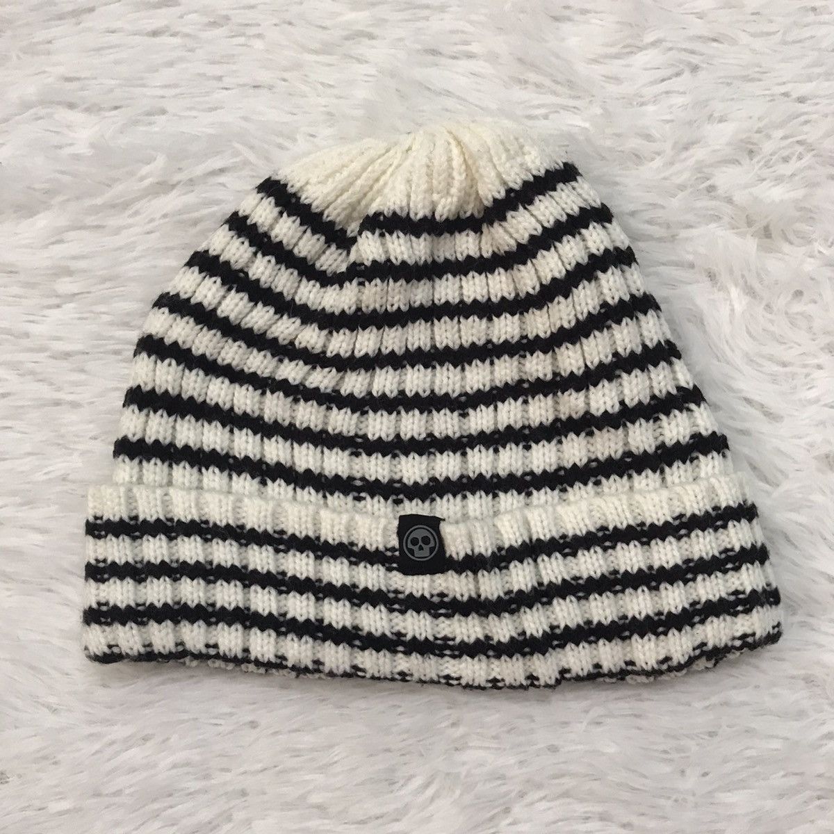 Other Small Skull Tag Snow Cap/Beanie Hat Size ONE SIZE - 6 Thumbnail