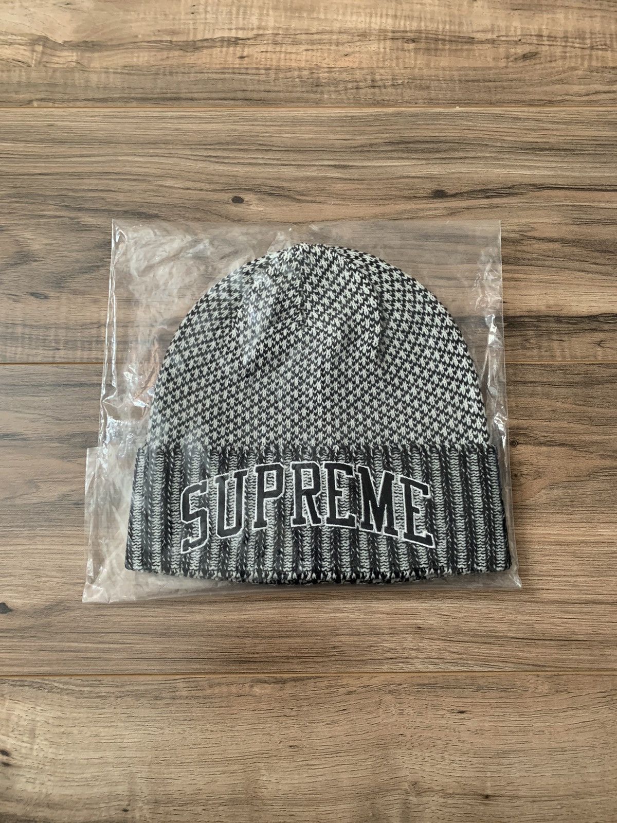 Supreme beanie grey - Gem