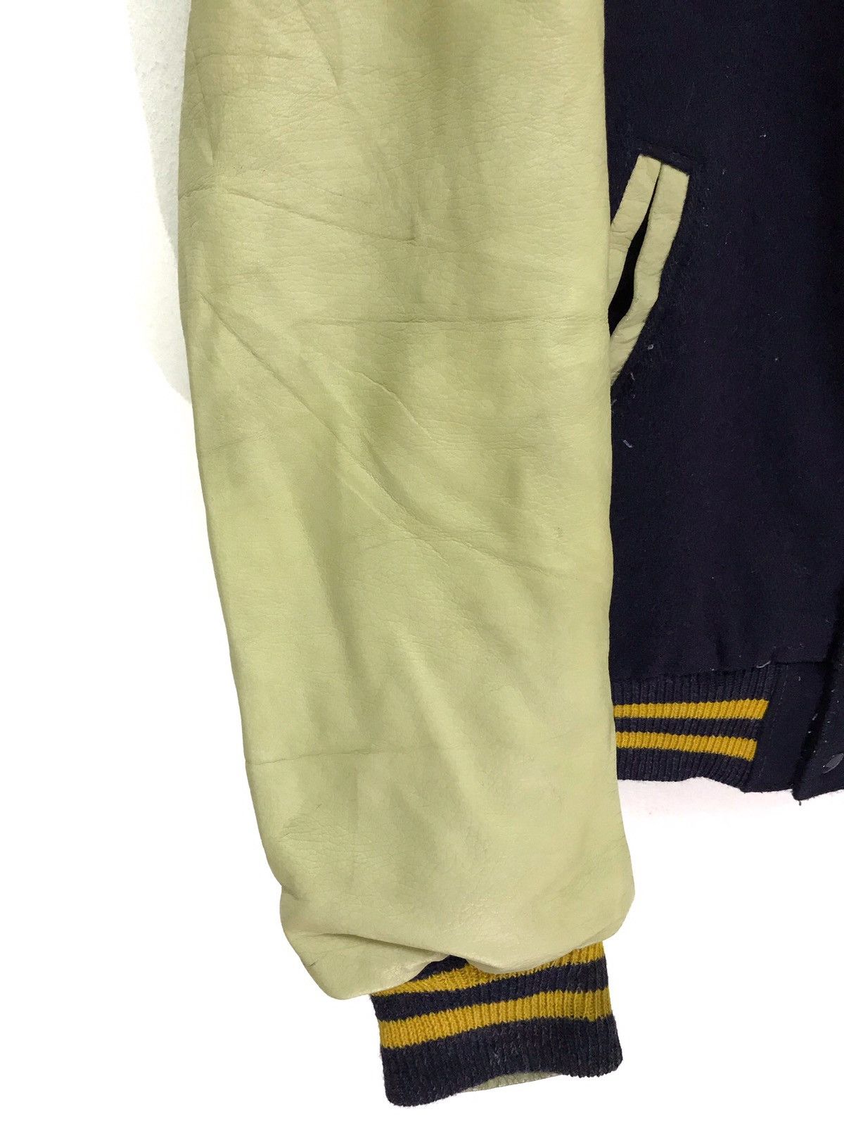Golden Bear Vtg 80/70s Golden Bear Varsity Jacket Leather Sleeves 47🟩 Size US M / EU 48-50 / 2 - 5 Thumbnail