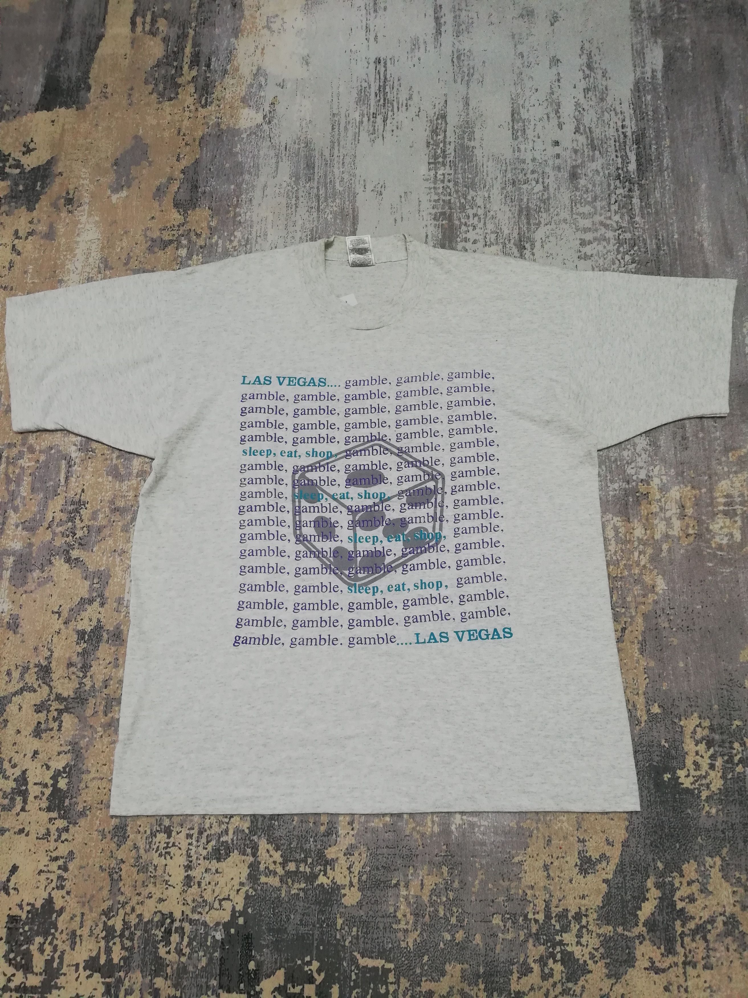 Vintage Vintage 90s Las Vegas 'Gamble' Dice Graphic T-Shirt Size US XL / EU 56 / 4 - 1 Thumbnail