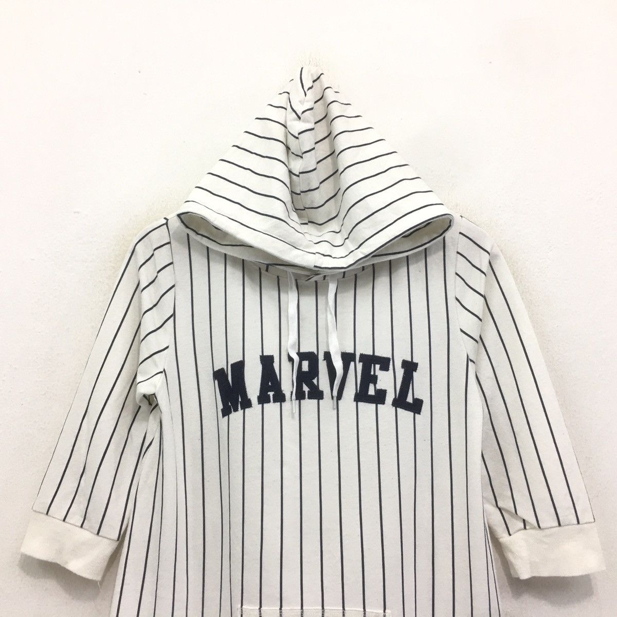 DC Comics × Marvel Comics MARVEL Comics Hoodie Sweatshirt Stripes Big Spellout MARVEL Size US M / EU 48-50 / 2 - 3 Thumbnail