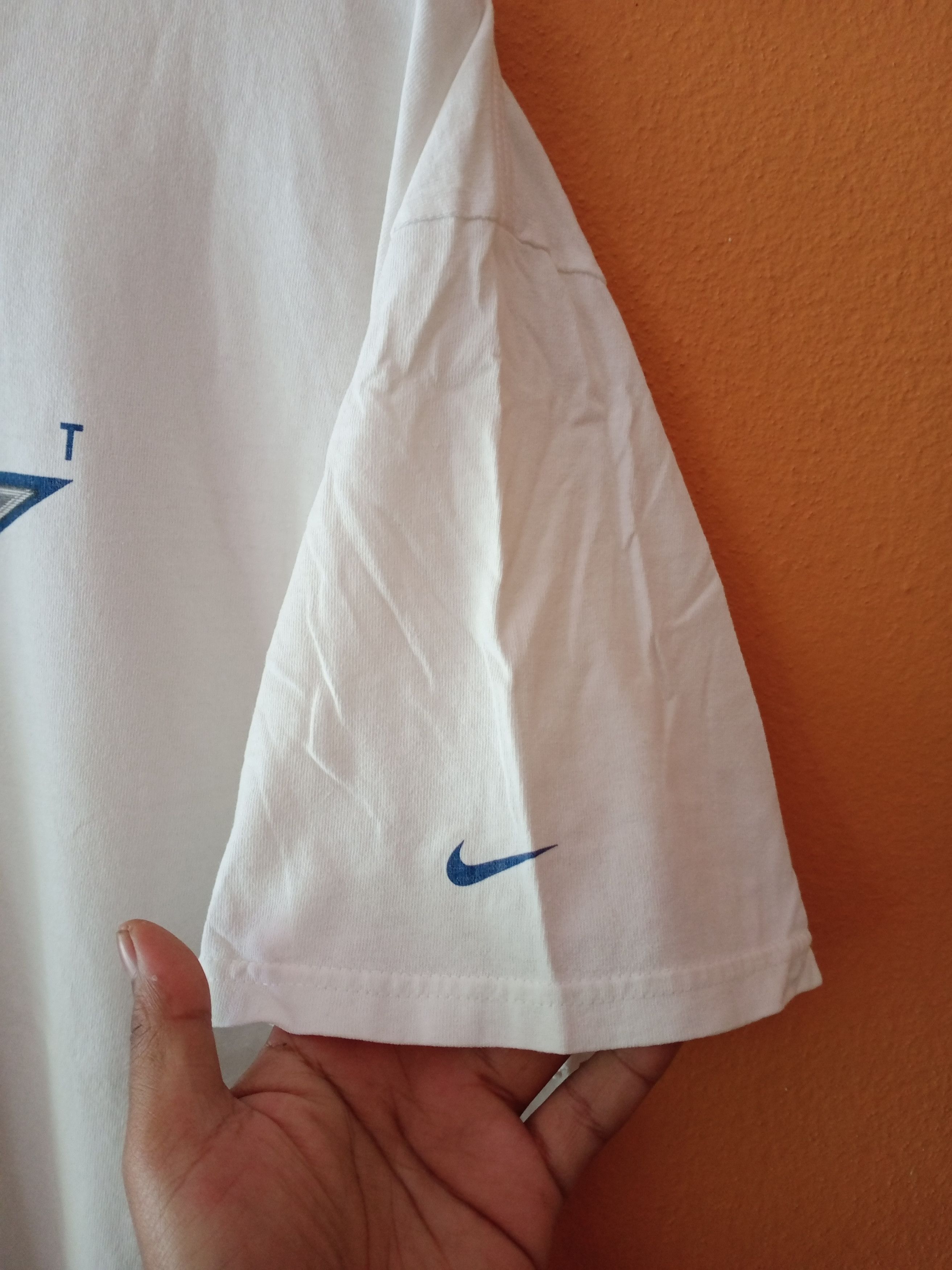 Nike Vintage 90s NIKE Flight Tshirt Size US L / EU 52-54 / 3 - 4 Thumbnail