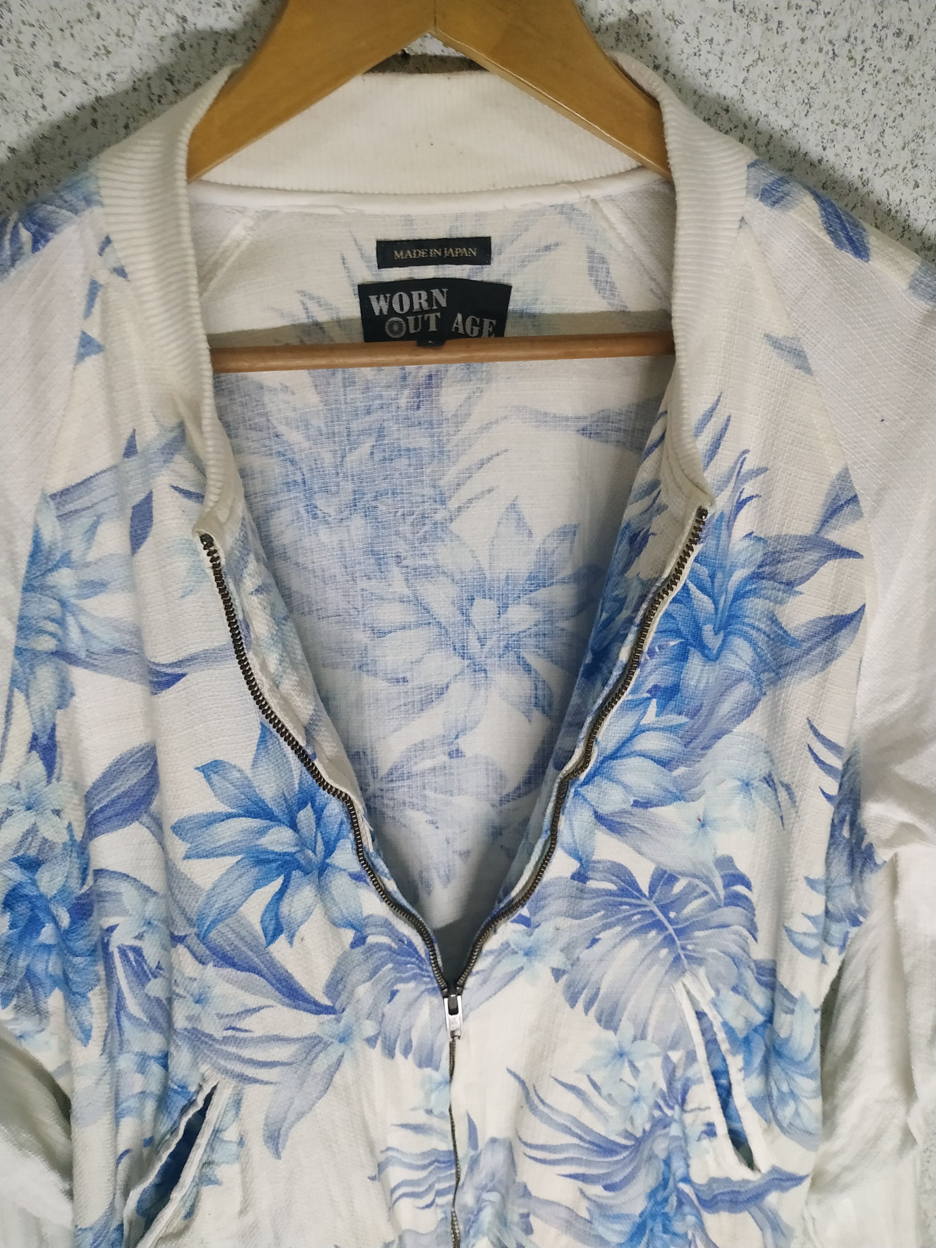 Japanese Brand Worn Out Age Floral Zip Up Jacket Made in Japan Size US L / EU 52-54 / 3 - 4 Thumbnail