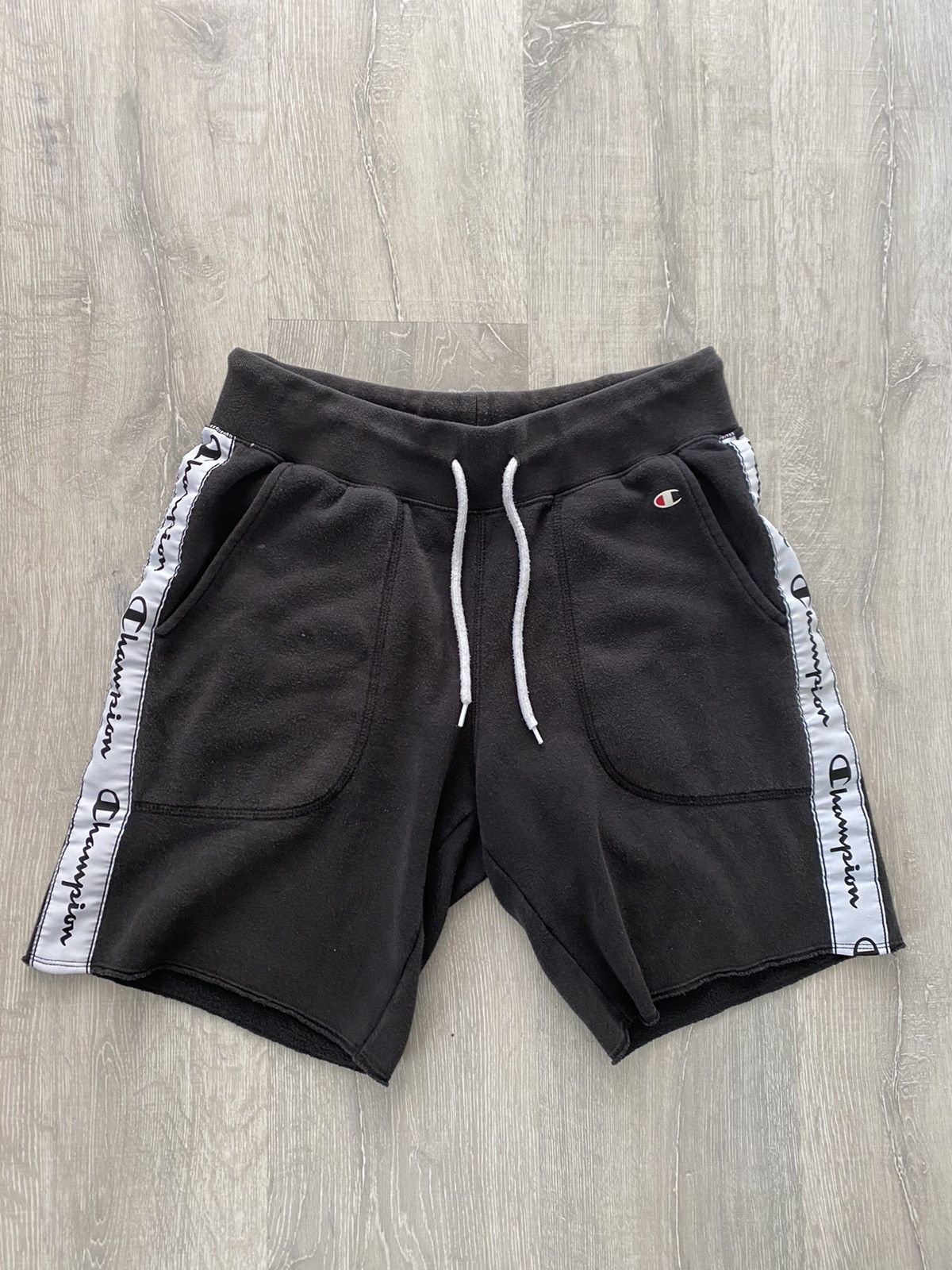 Champion Champion vintage shorts black side stripe sweat pant Size US 32 / EU 48 - 1 Thumbnail