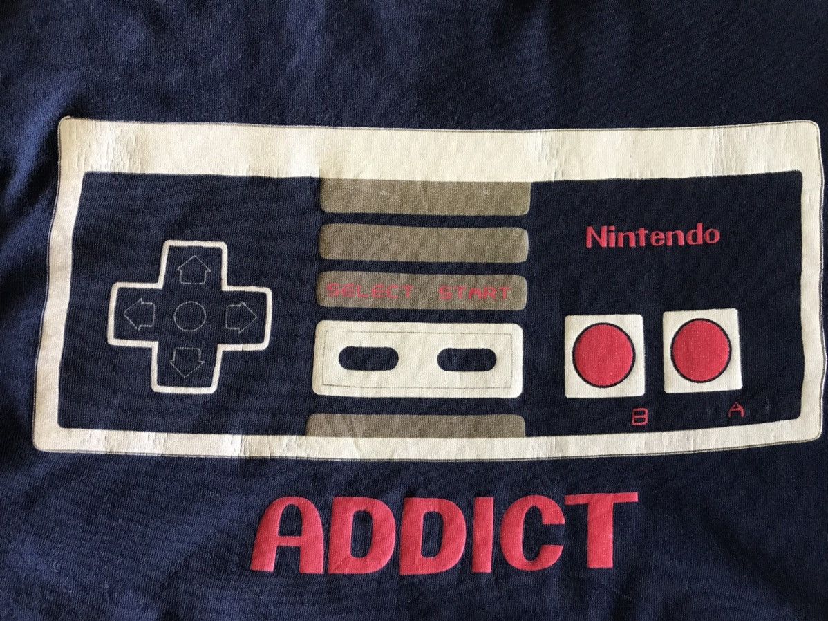 Nintendo Nintendo Addict Spell Out Big Logo Tee easports Size US M / EU 48-50 / 2 - 6 Thumbnail