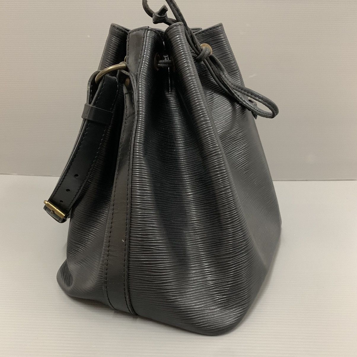 Louis Vuitton Louis Vuitton Epi Black Leather Petit Noe Bag Size ONE SIZE - 6 Thumbnail