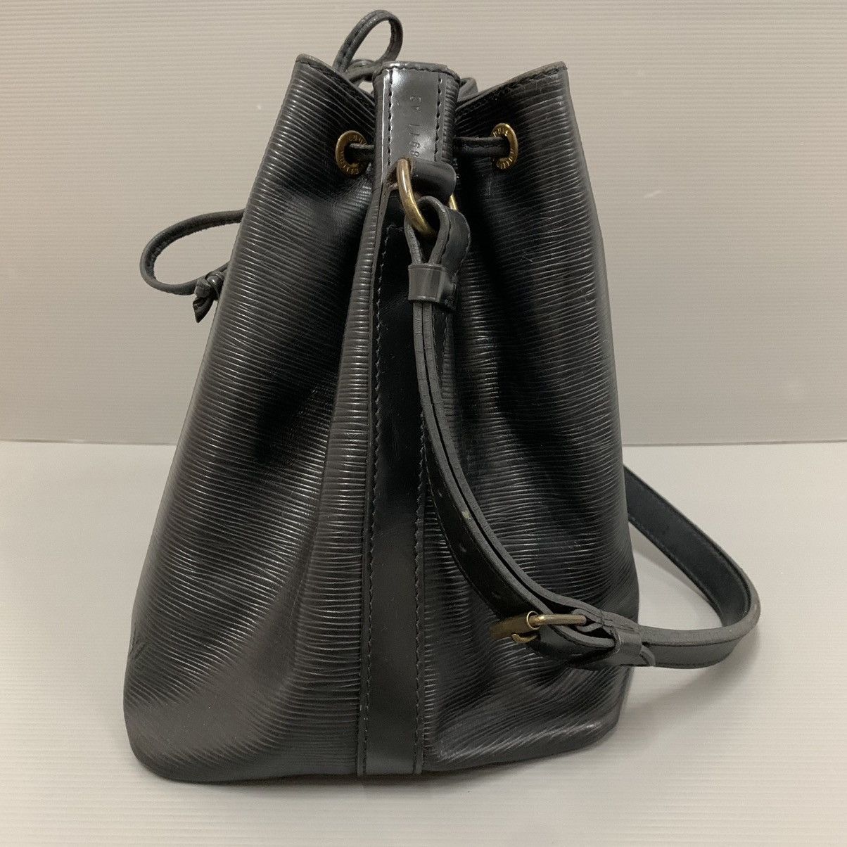 Louis Vuitton Louis Vuitton Epi Black Leather Petit Noe Bag Size ONE SIZE - 7 Thumbnail