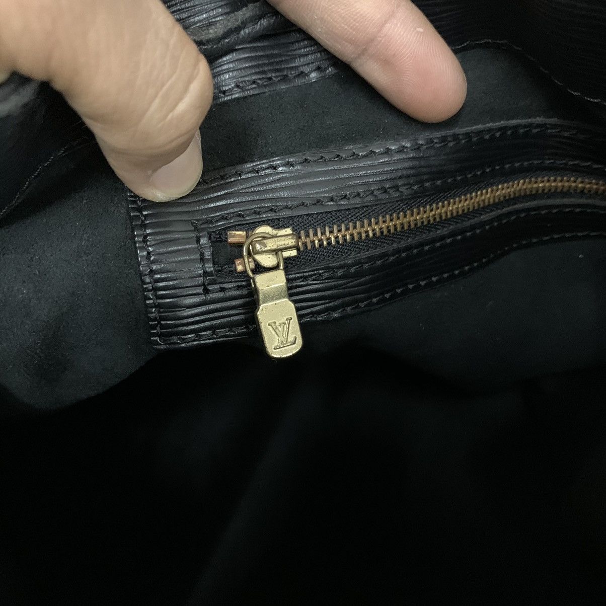 Louis Vuitton Louis Vuitton Epi Black Leather Petit Noe Bag Size ONE SIZE - 15 Thumbnail