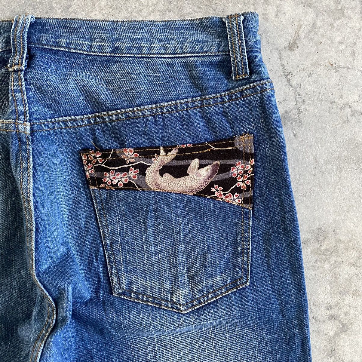 Japanese Brand Rovertry Japan Koi Fish Embroidered Sukajan Jeans Size US 35 - 17 Thumbnail