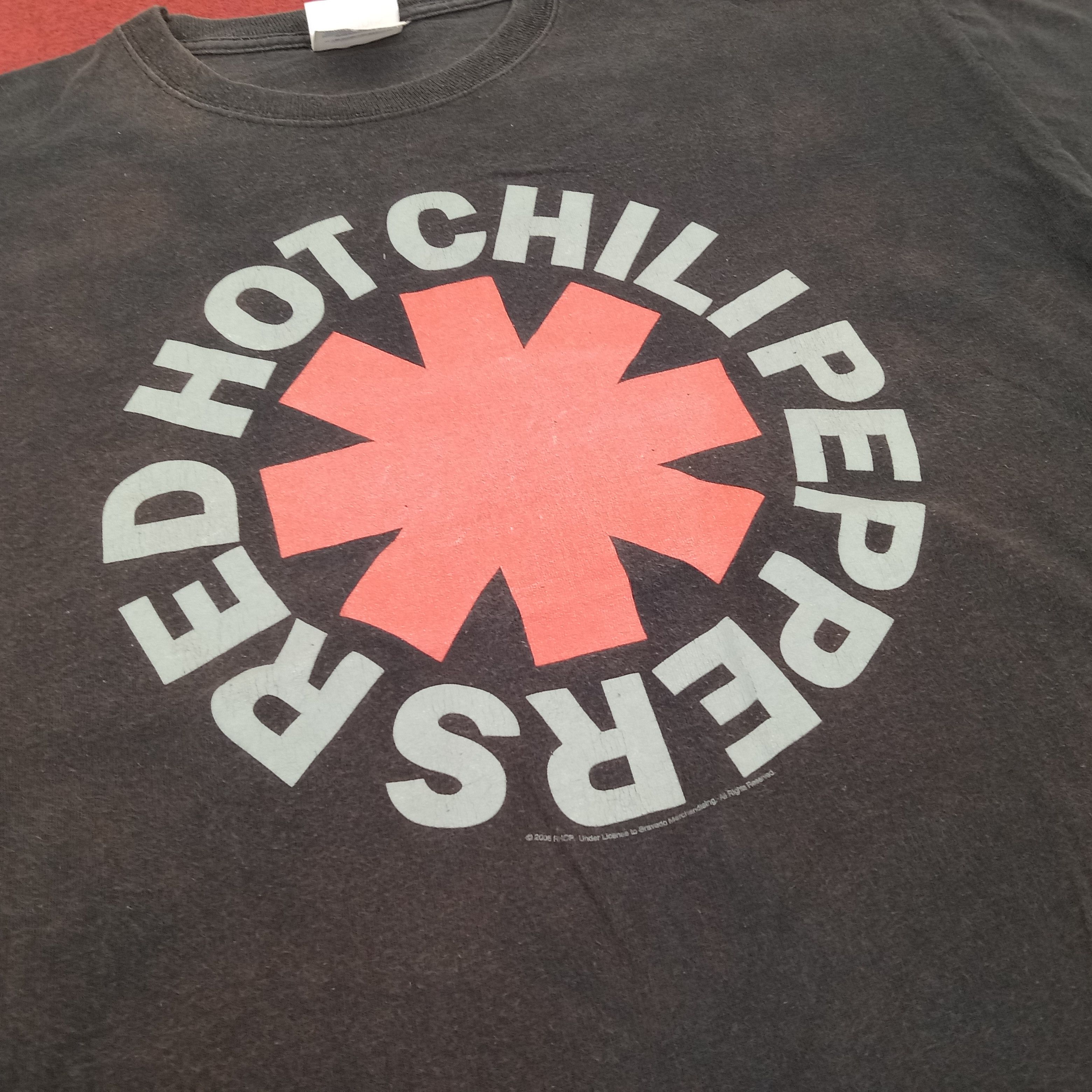 Band Tees × Vintage Rad Hot Chili Peppers Rock Band Logo Design Vintage Tshirt Size US L / EU 52-54 / 3 - 2 Thumbnail