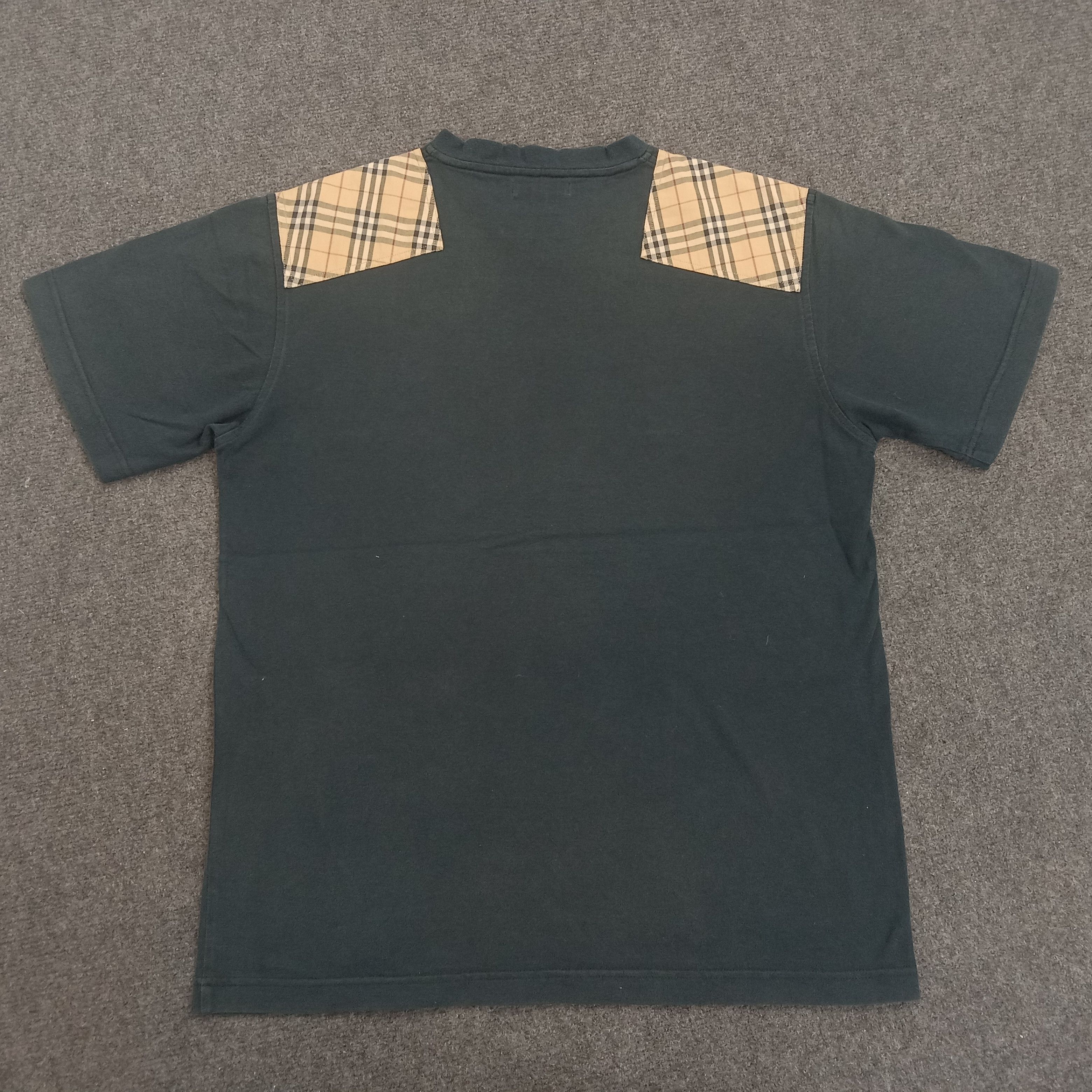 Burberry × Vintage BURBERRY'S Nova Check Shoulder Design T-Shirt Size US M / EU 48-50 / 2 - 3 Thumbnail