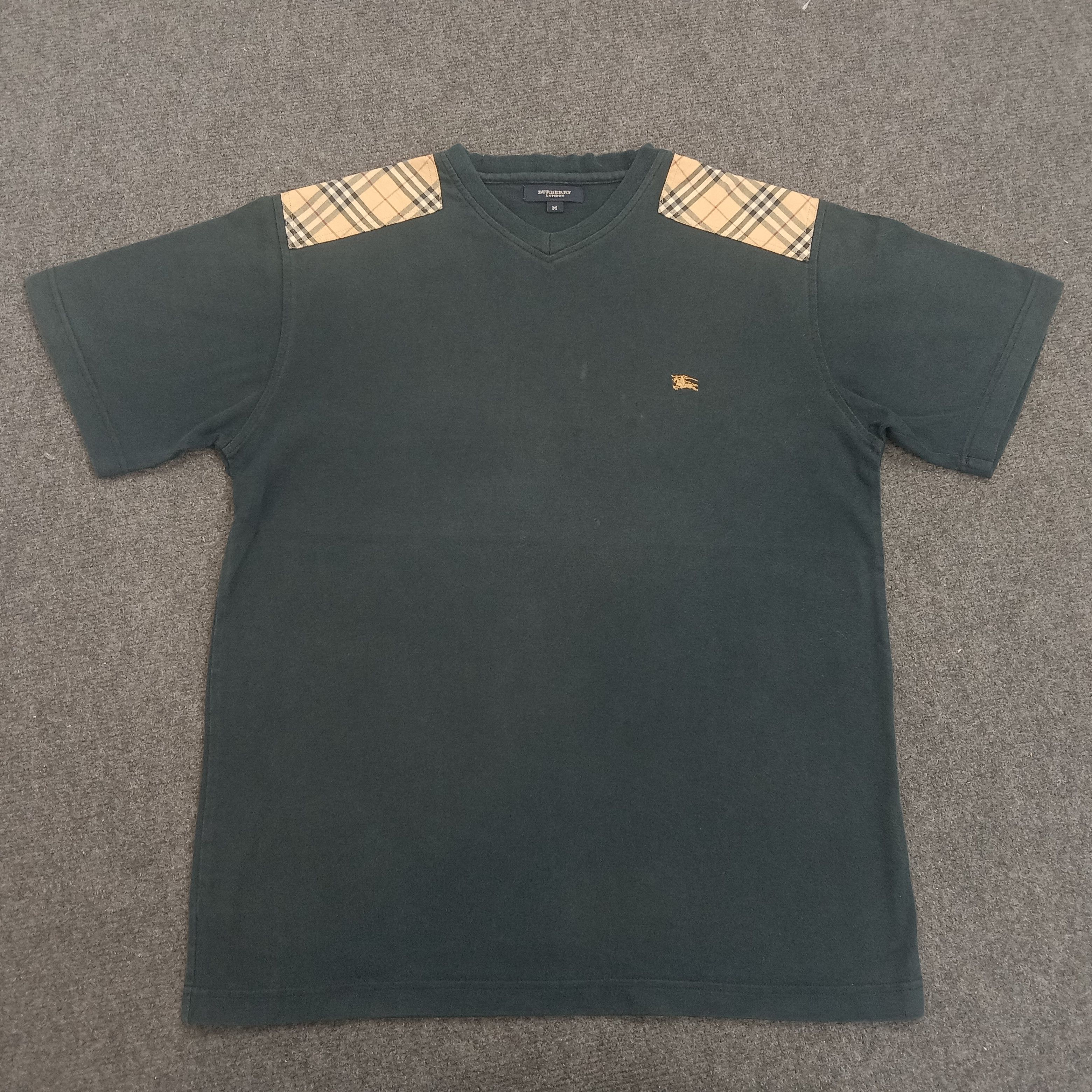 Burberry × Vintage BURBERRY'S Nova Check Shoulder Design T-Shirt Size US M / EU 48-50 / 2 - 1 Thumbnail