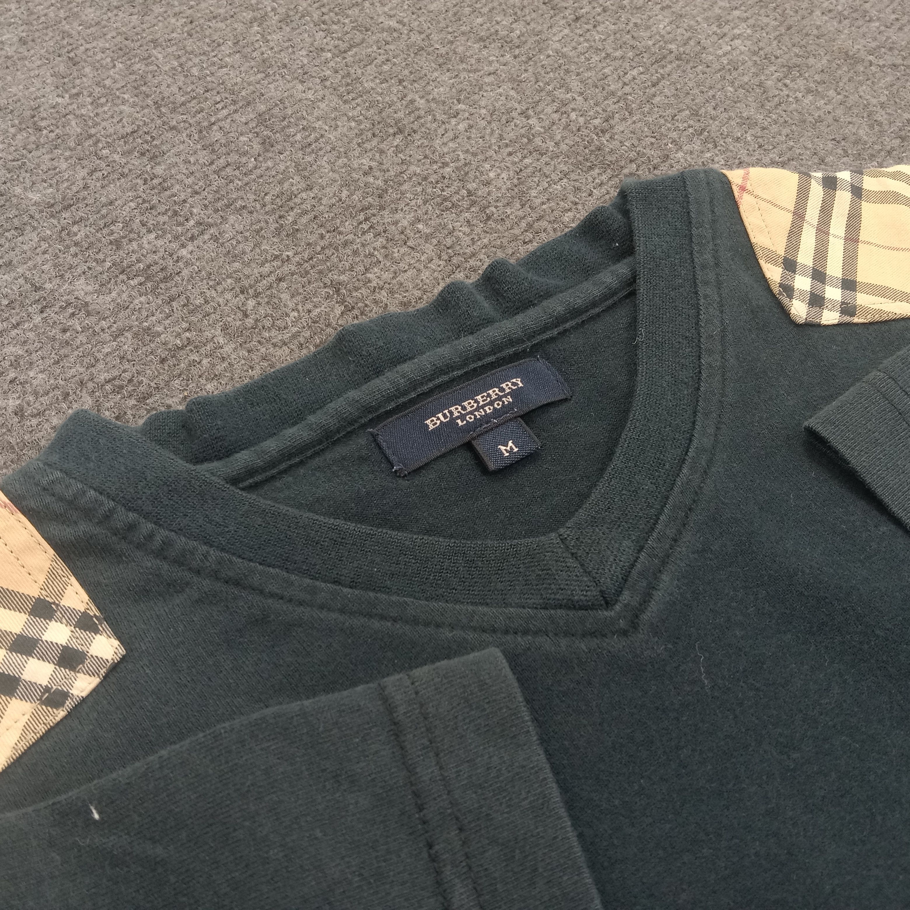 Burberry × Vintage BURBERRY'S Nova Check Shoulder Design T-Shirt Size US M / EU 48-50 / 2 - 4 Thumbnail
