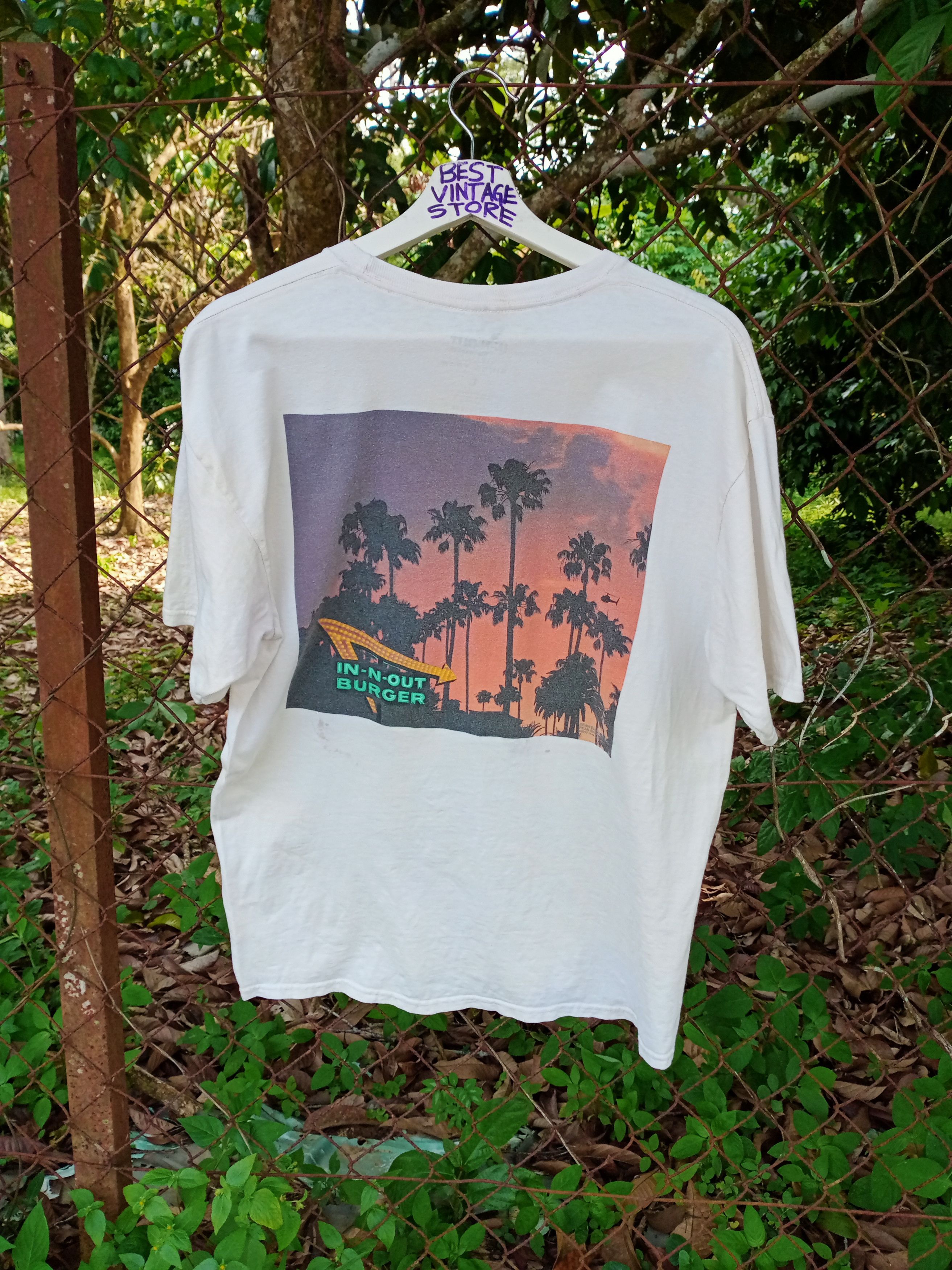 Other IN-N-OUT Burger Tshirt Size US L / EU 52-54 / 3 - 1 Thumbnail