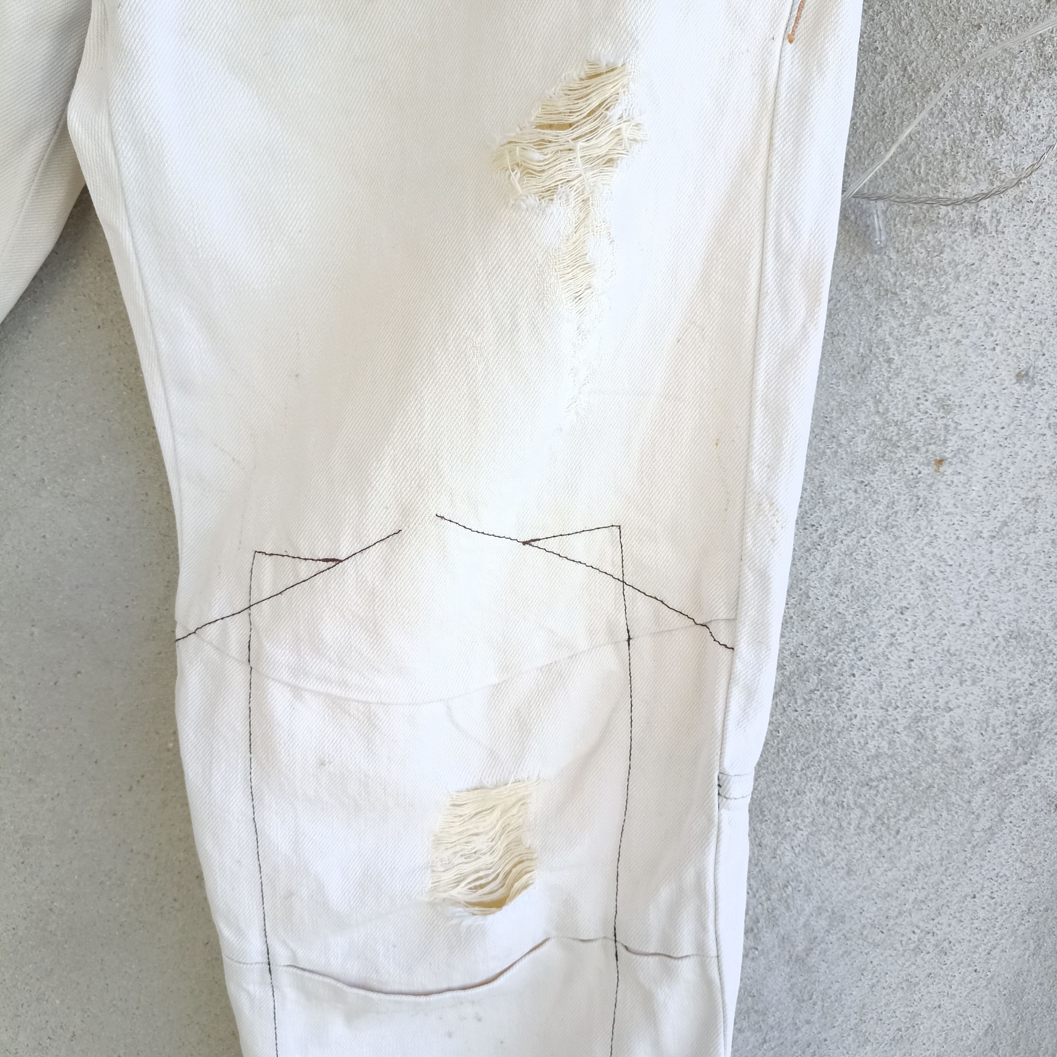 Marithe + Francois Girbaud Marithe Francois Girbaud Distressed Denim Pant Size US 32 / EU 48 - 8 Thumbnail
