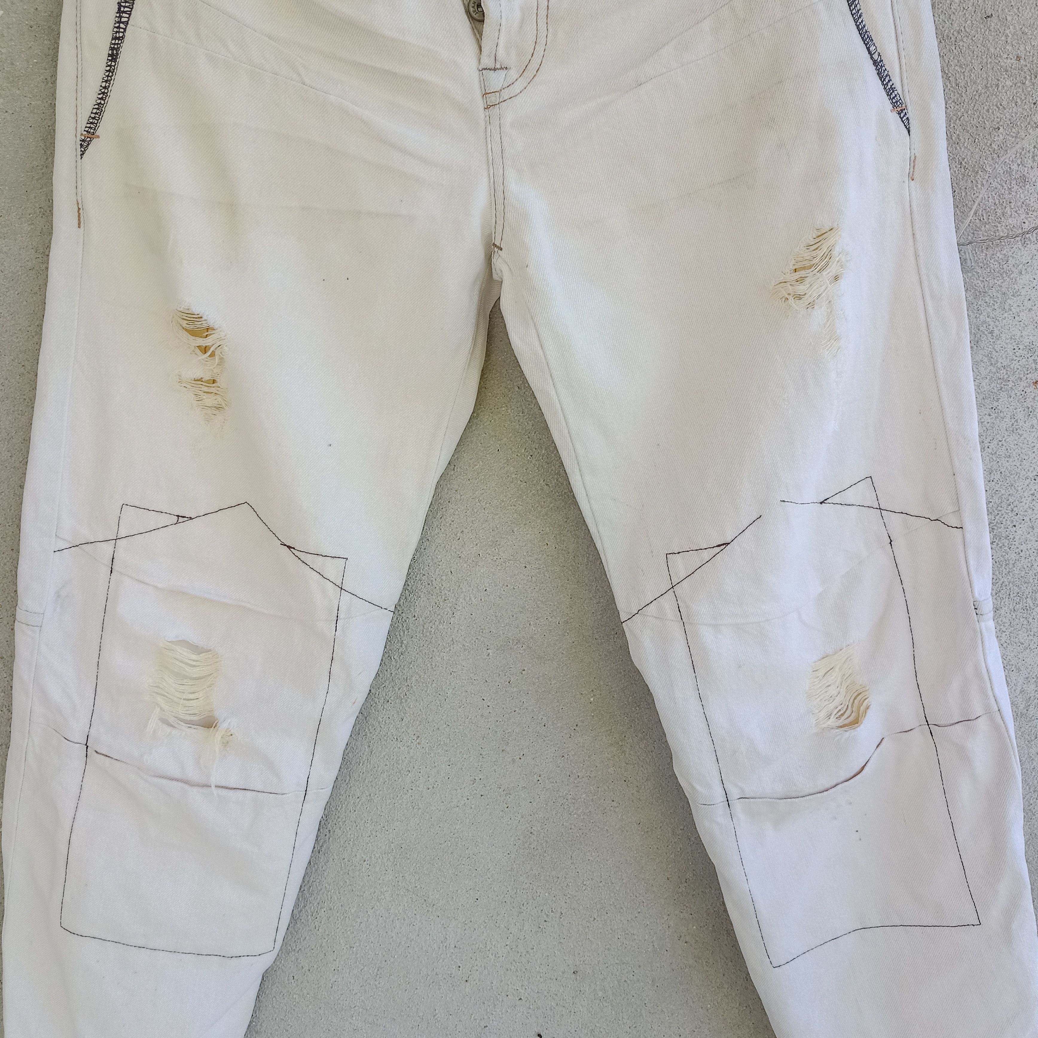Marithe + Francois Girbaud Marithe Francois Girbaud Distressed Denim Pant Size US 32 / EU 48 - 3 Thumbnail