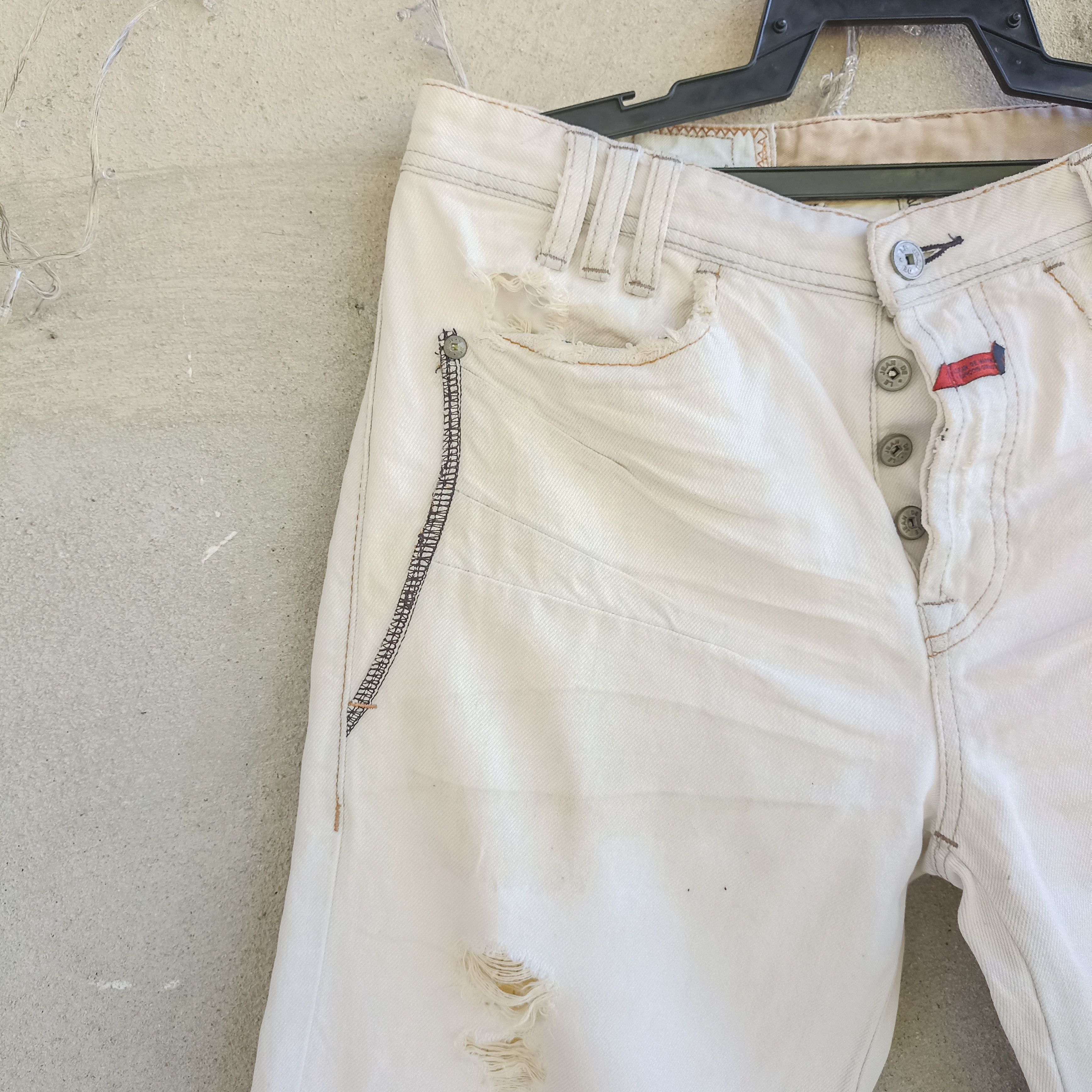 Marithe + Francois Girbaud Marithe Francois Girbaud Distressed Denim Pant Size US 32 / EU 48 - 5 Thumbnail