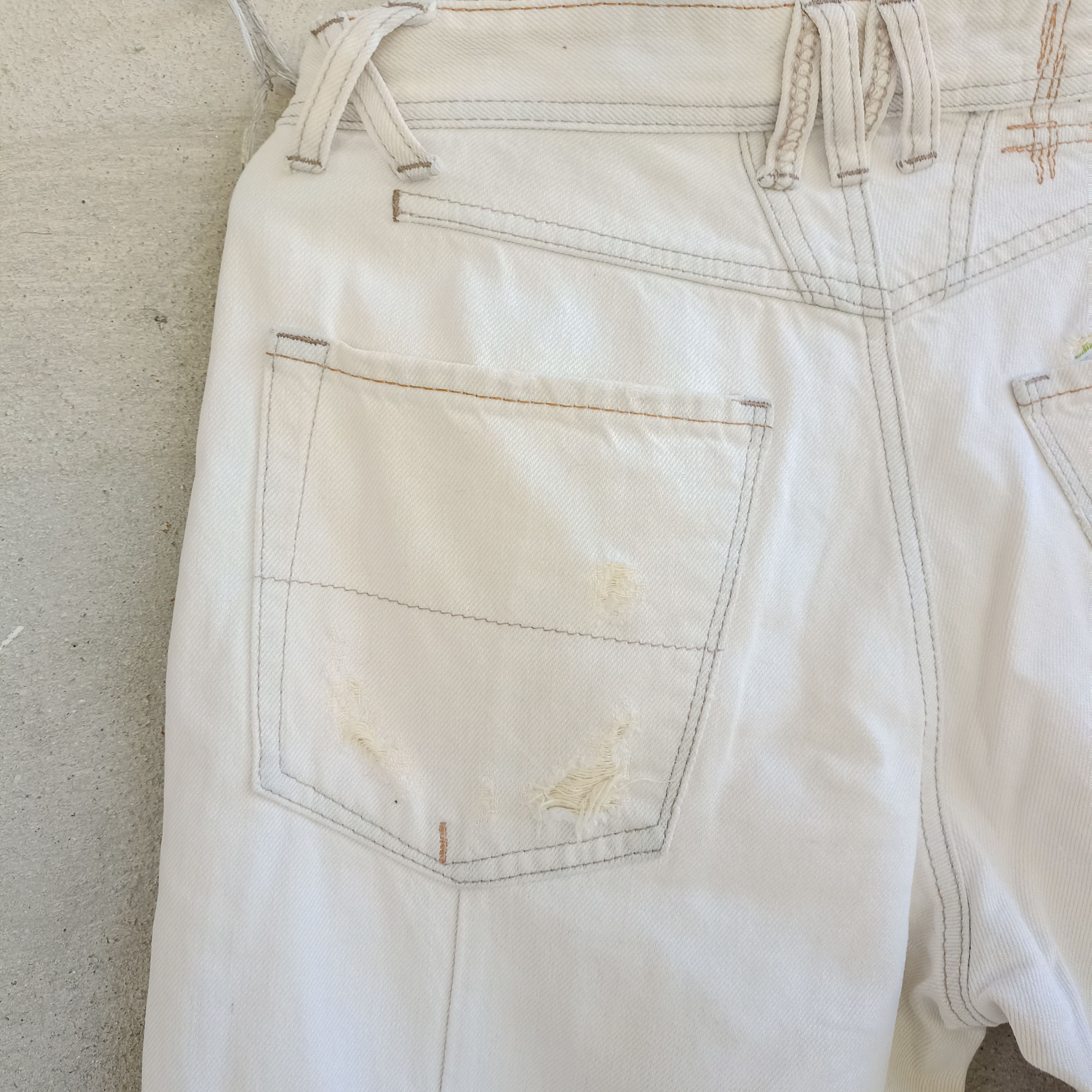 Marithe + Francois Girbaud Marithe Francois Girbaud Distressed Denim Pant Size US 32 / EU 48 - 14 Thumbnail