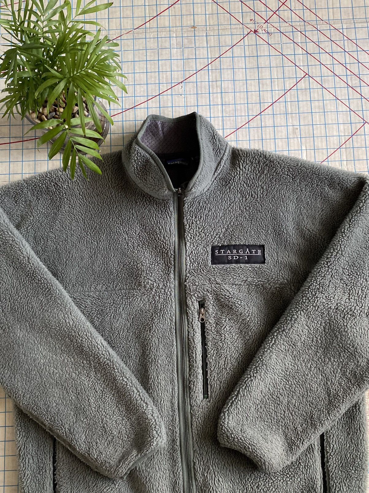 Patagonia × Vintage Vintage Patagonia Deep Pile Fleece Stargate Cast/Crew Merch Size US XL / EU 56 / 4 - 3 Thumbnail