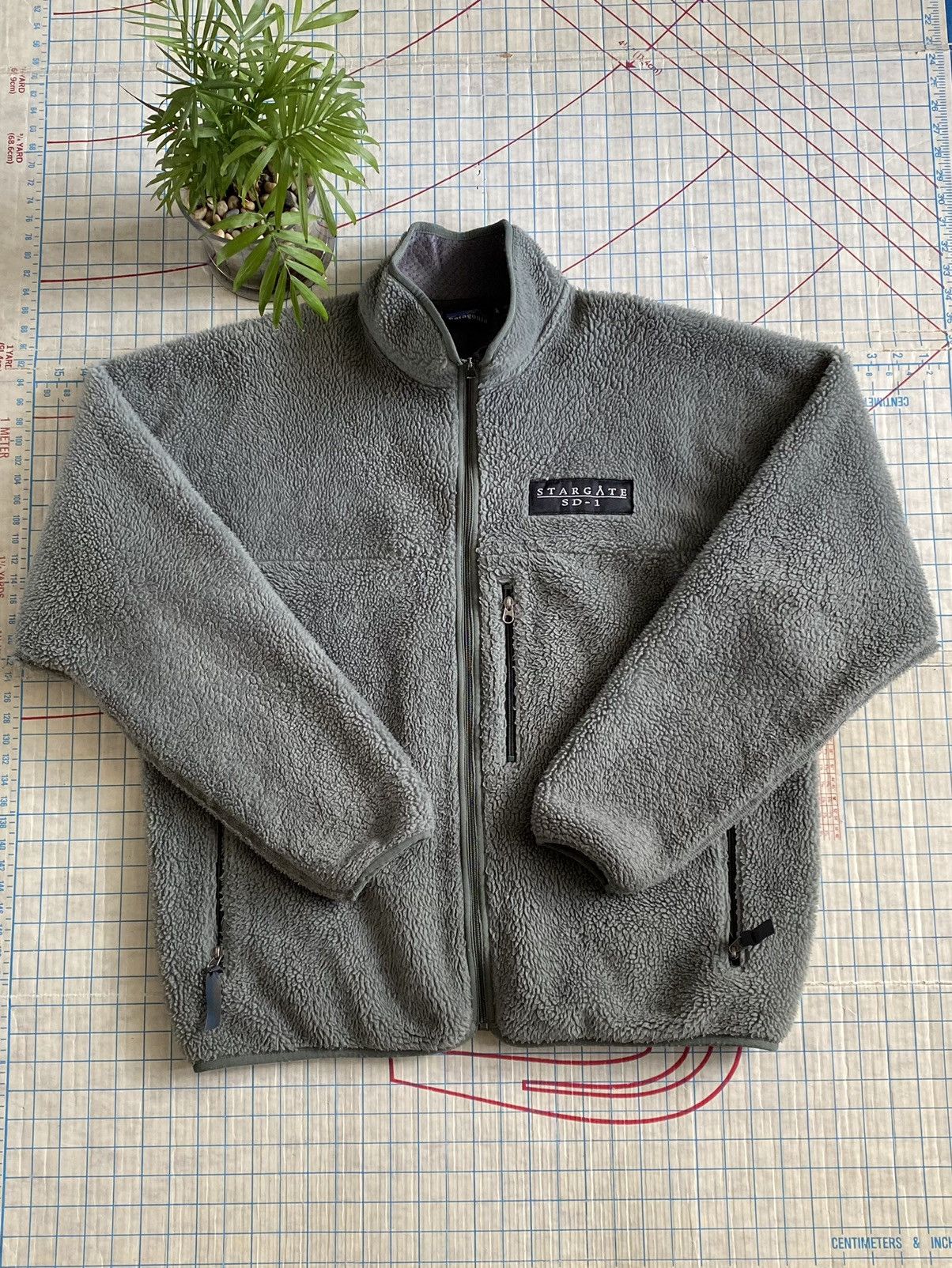 Patagonia × Vintage Vintage Patagonia Deep Pile Fleece Stargate Cast/Crew Merch Size US XL / EU 56 / 4 - 2 Thumbnail